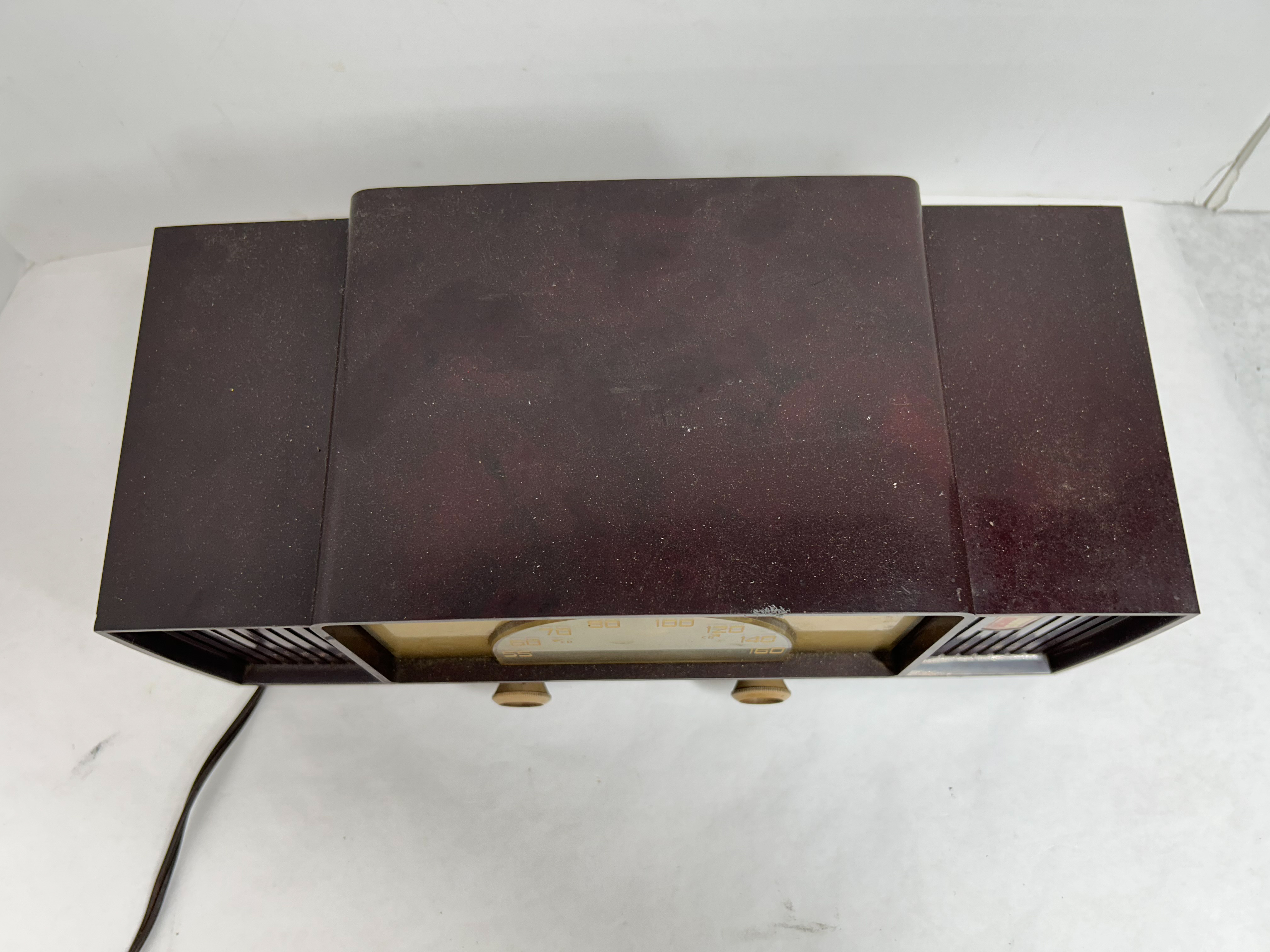 GENERAL ELECTRIC BAKELITE RADIO, 1955