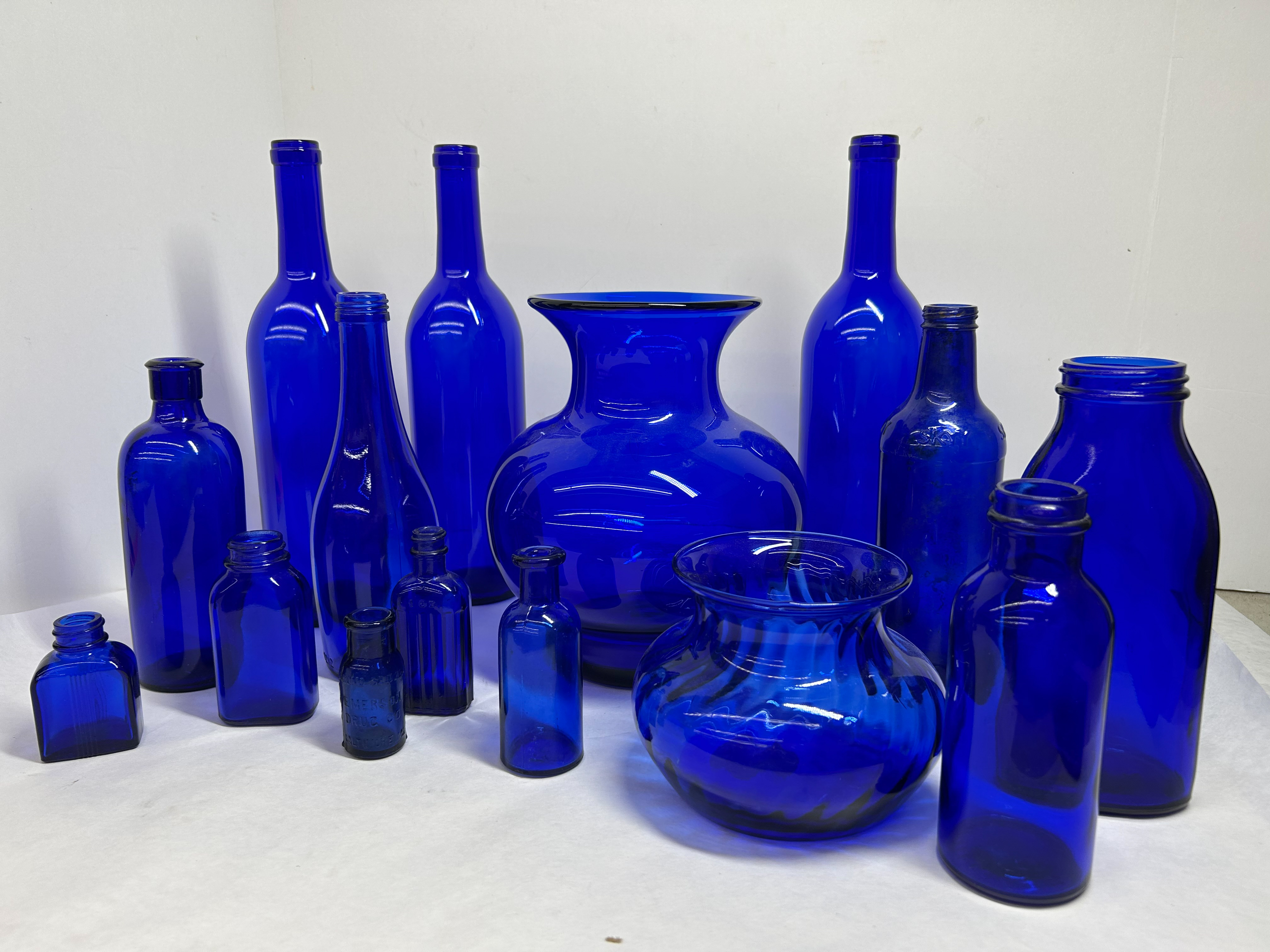 VARIOUS COBALT GLASS VESSELS 20TH CENTURY