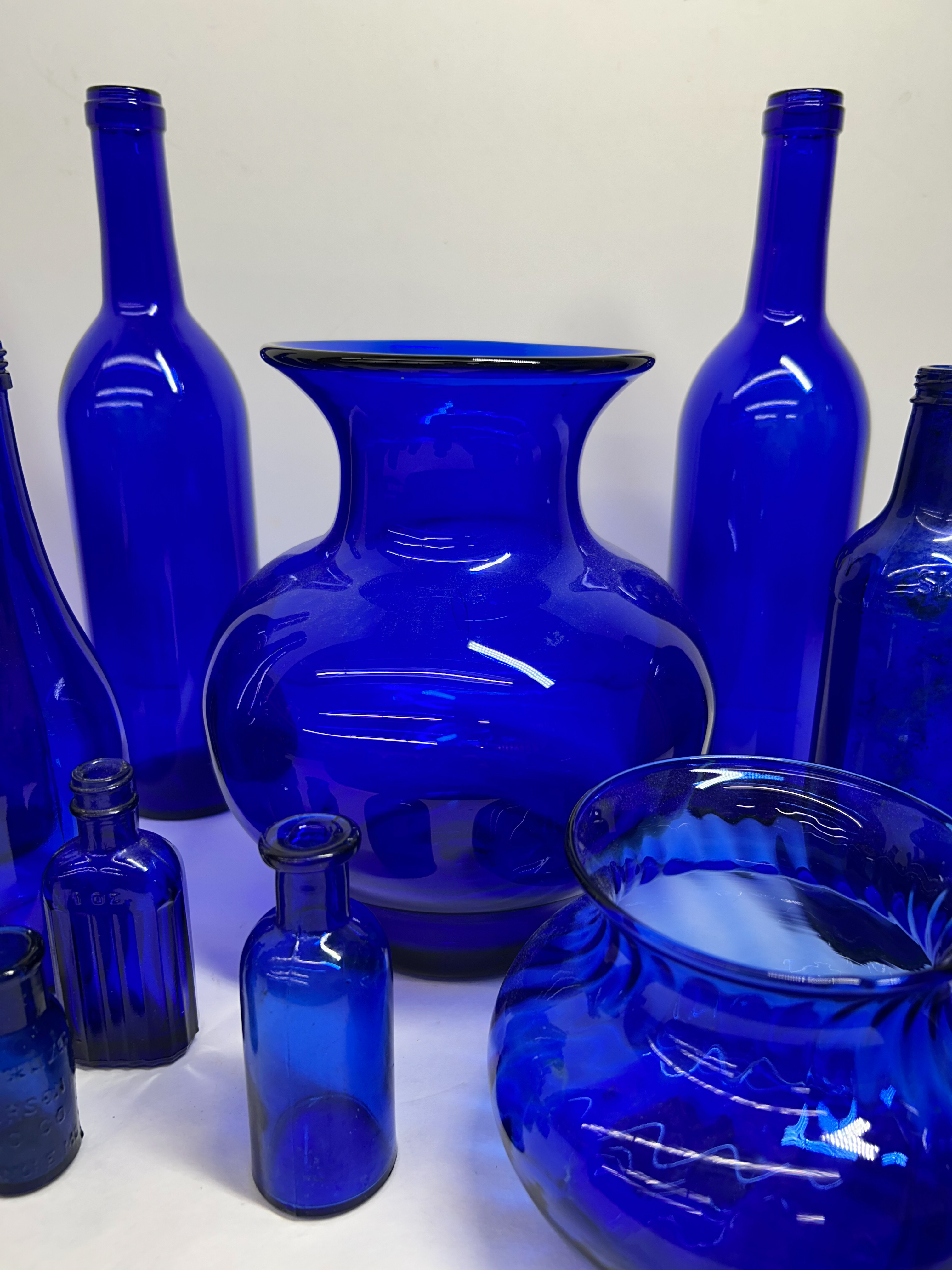 VARIOUS COBALT GLASS VESSELS 20TH CENTURY