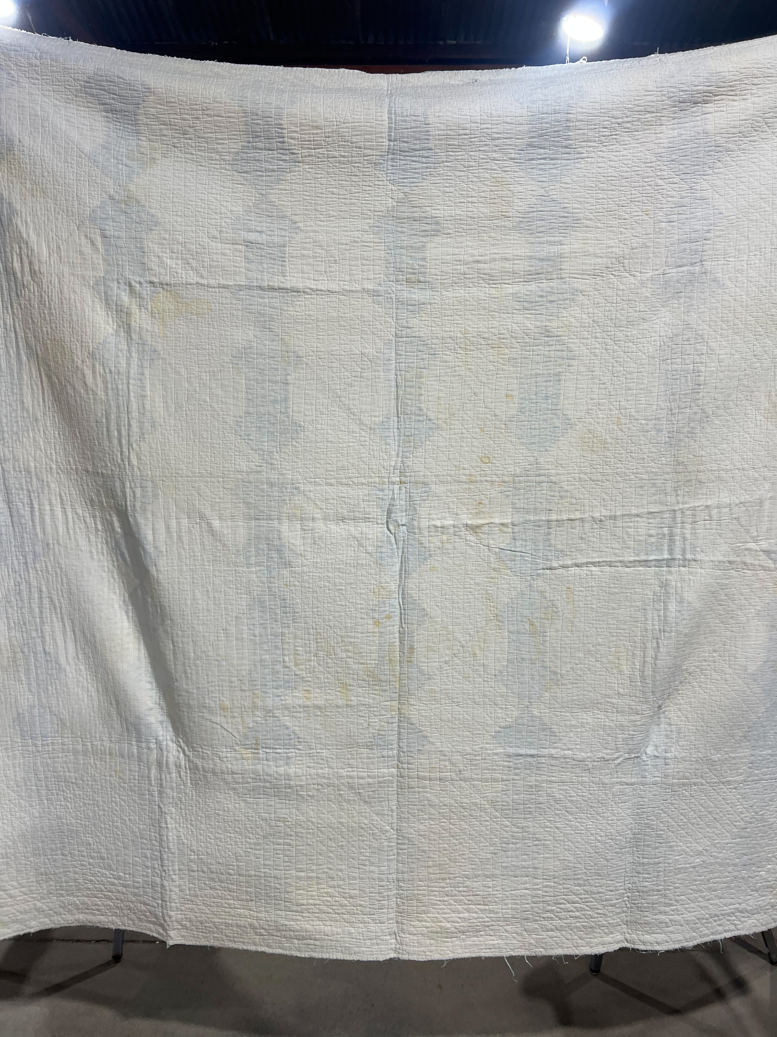 BLUE AND WHITE COTTON SPOOL QUILT, MID-20TH CENTURY