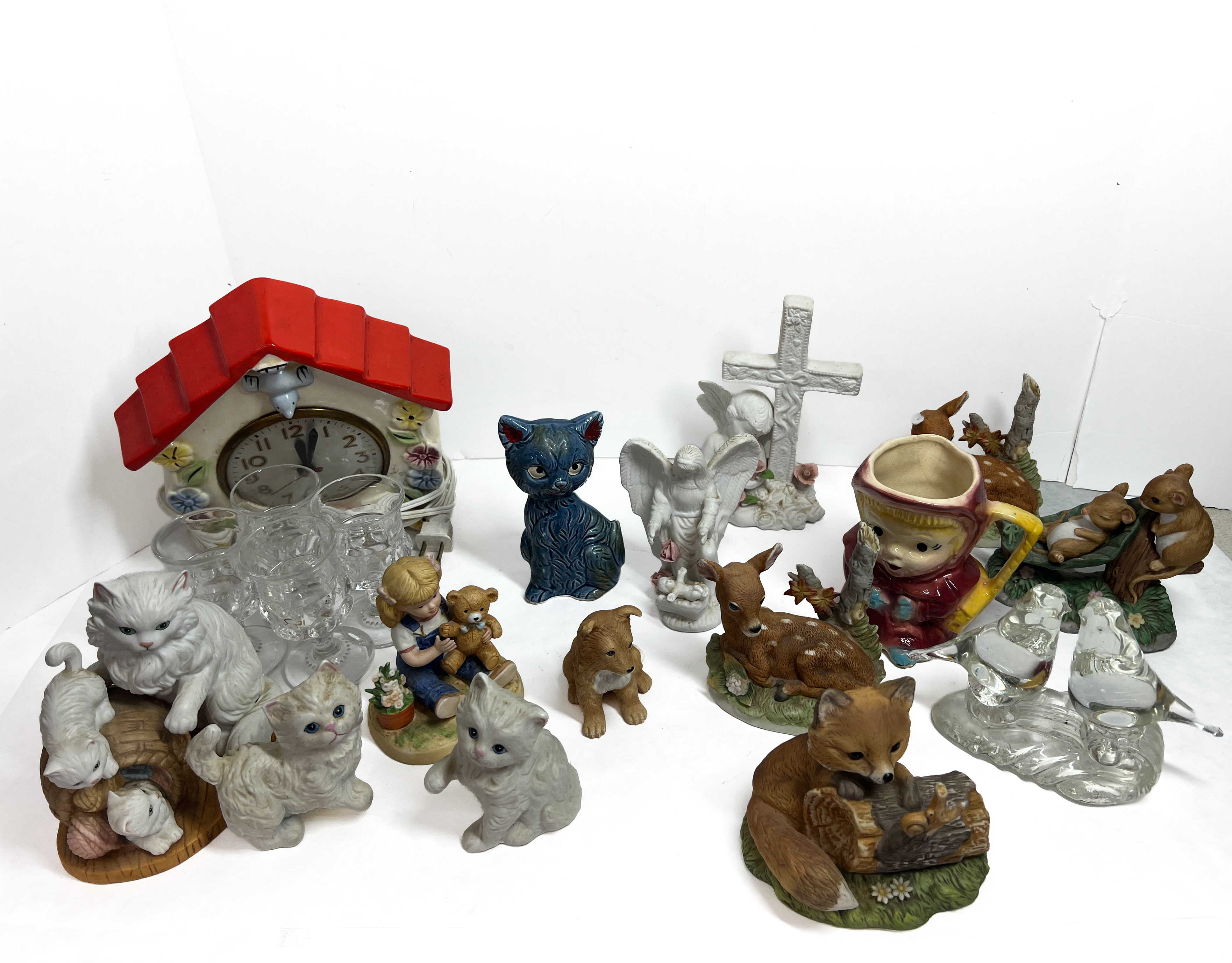 A Collection of Decorative Figurines, Tableware, and a Ceramic Mantel Clock including Enesco Calico Kittens