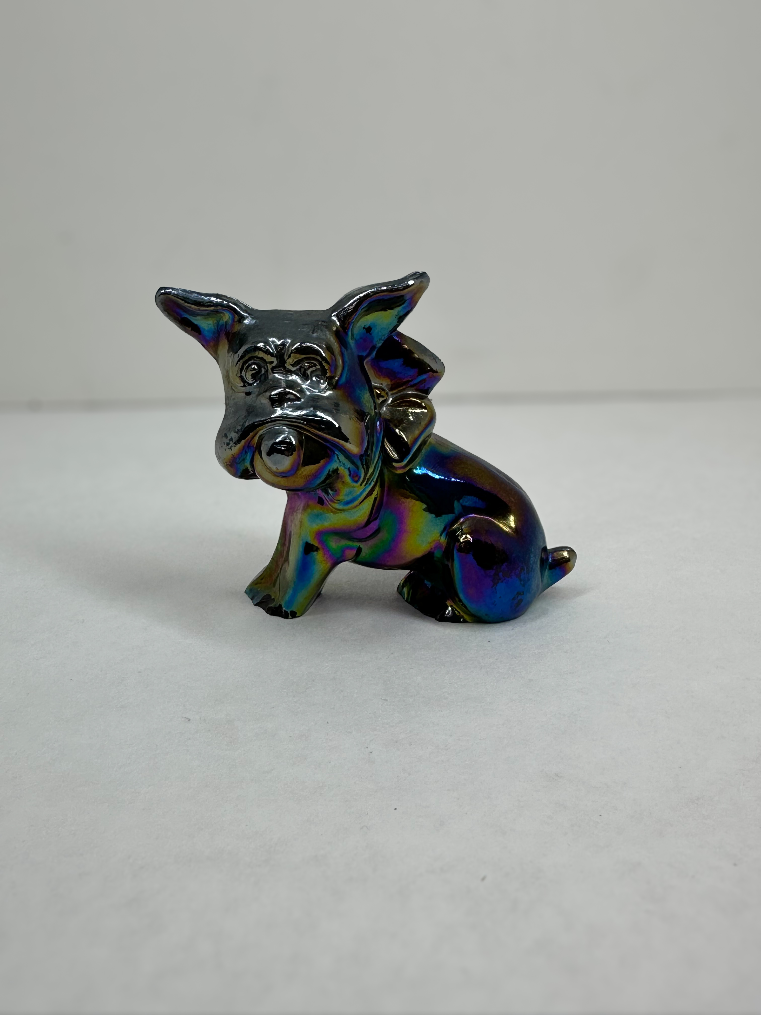 FENTON IRIDESCENT GLASS BULLDOG, 1970S
