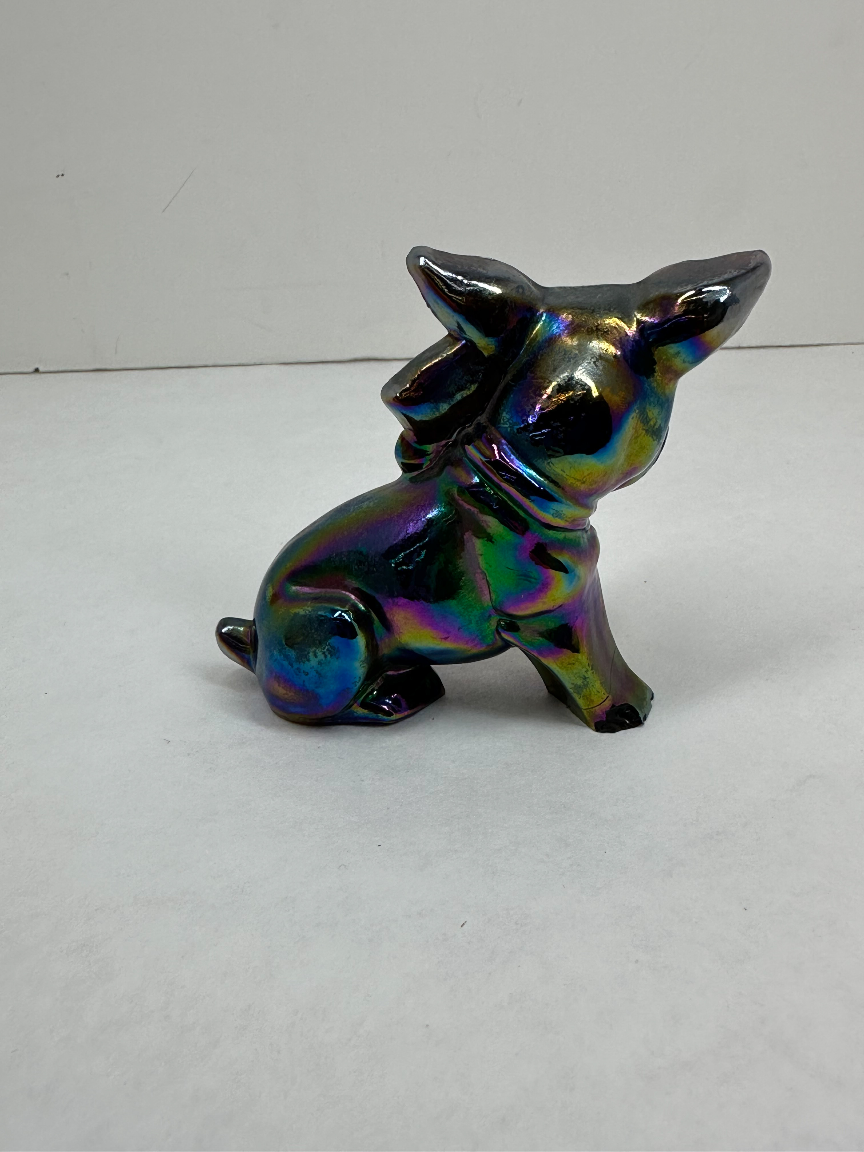 FENTON IRIDESCENT GLASS BULLDOG, 1970S