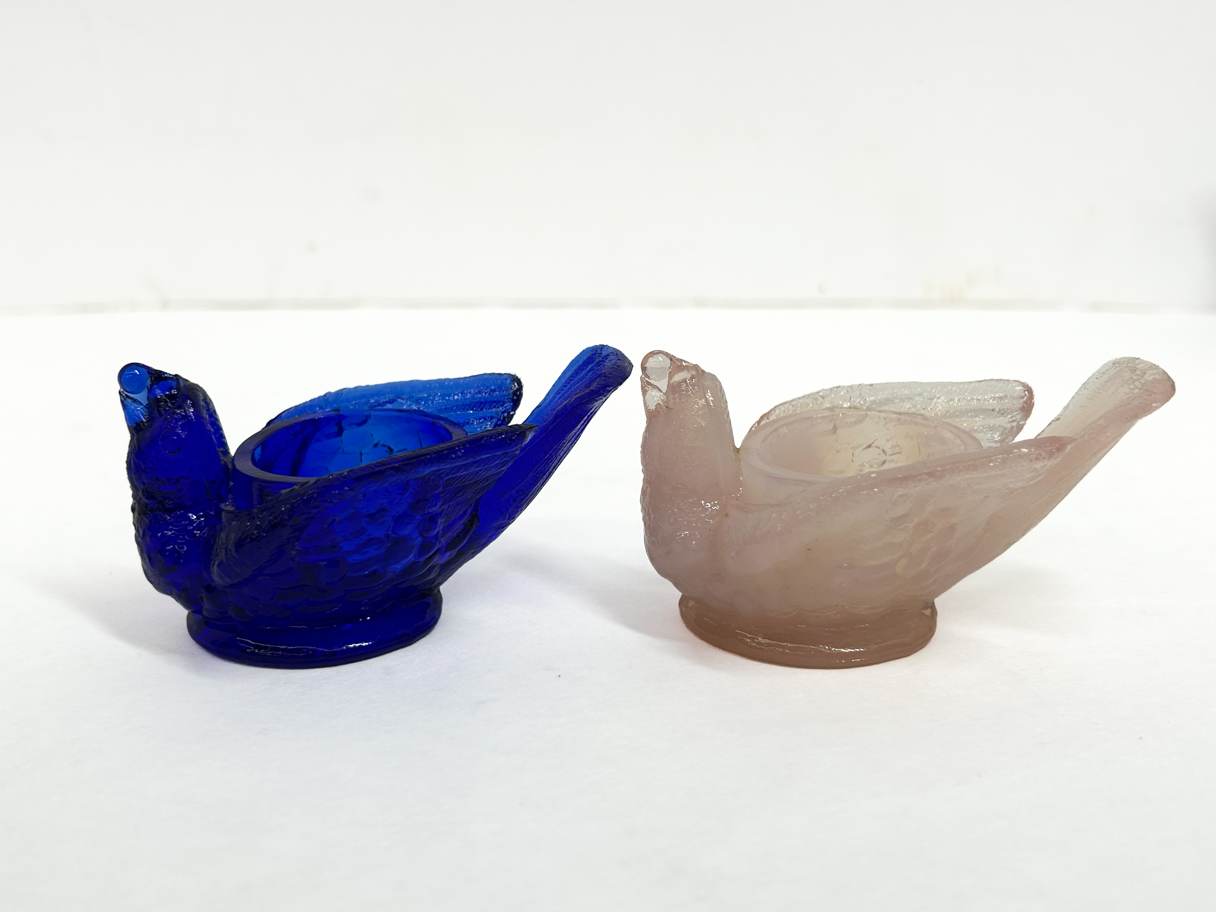 BOYD'S PRESSED GLASS BIRD SALTS, 1980S