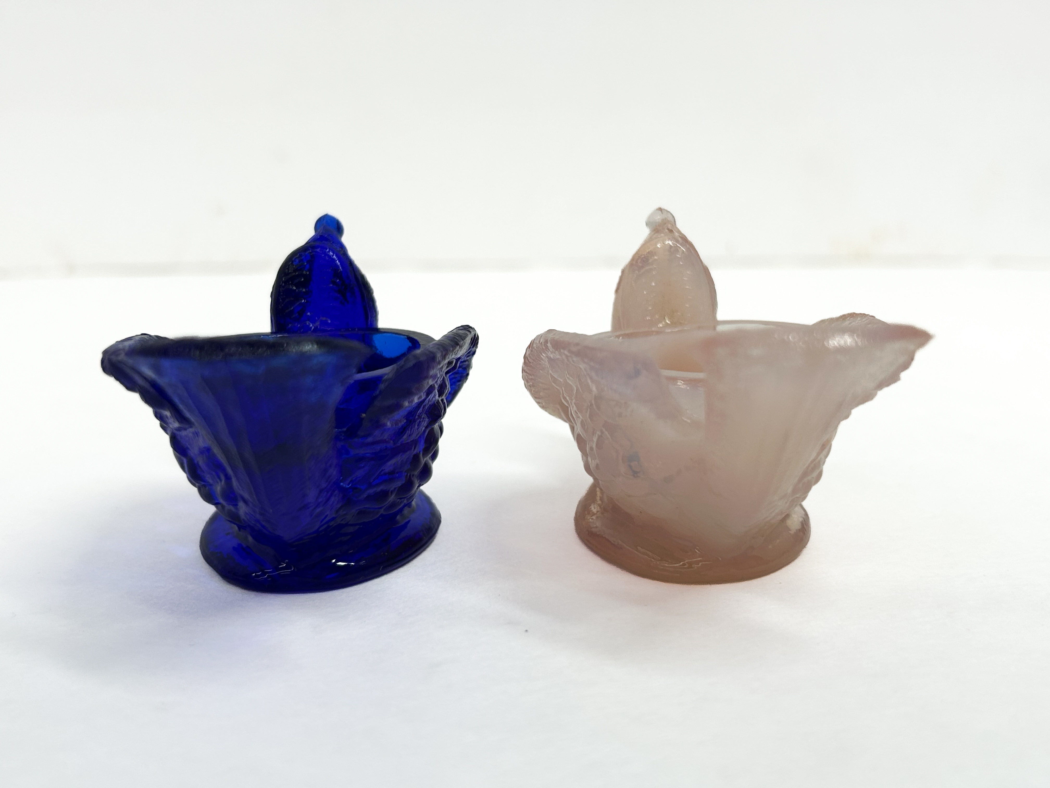 BOYD'S PRESSED GLASS BIRD SALTS, 1980S