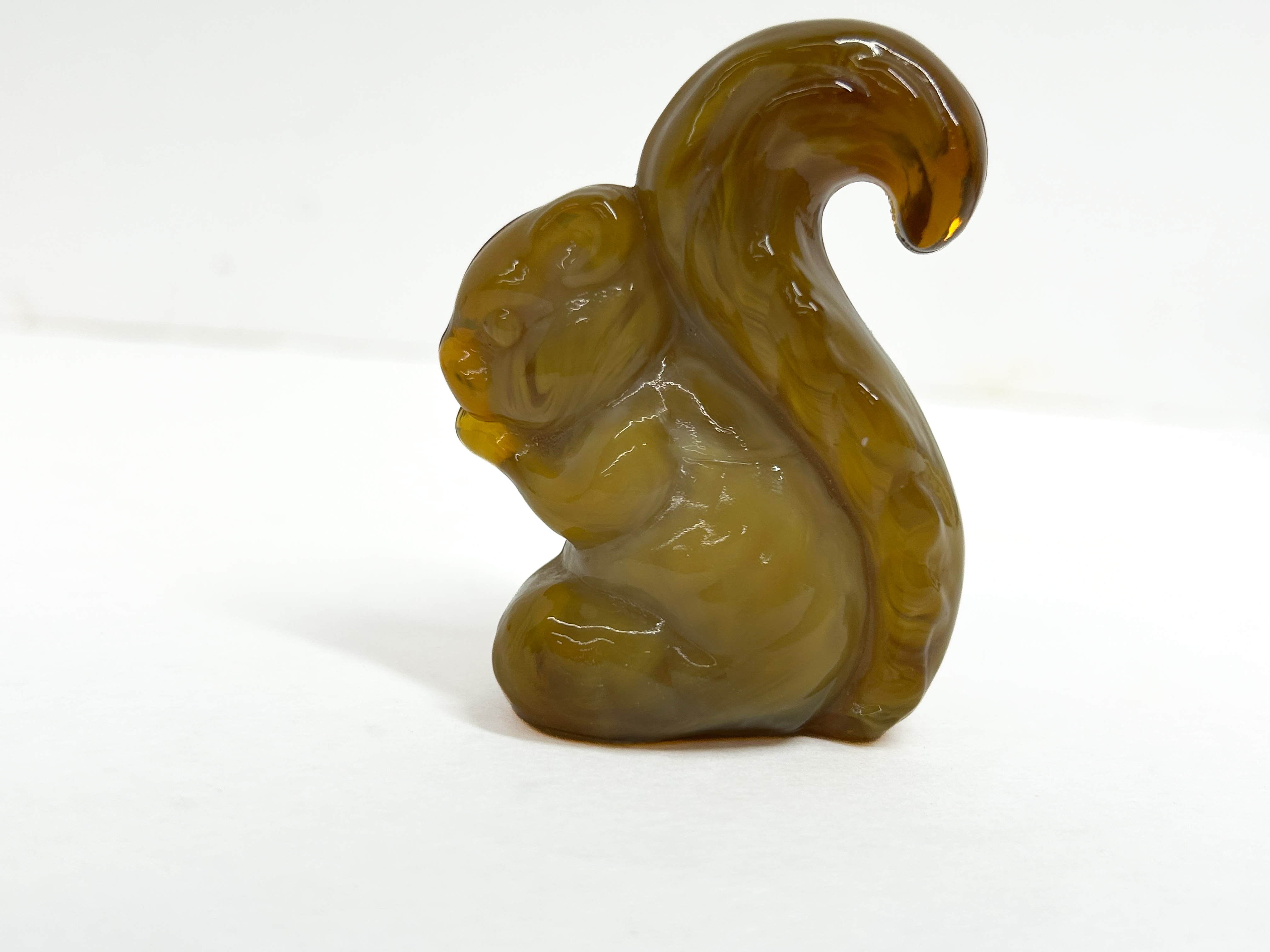 BOYD SAMMIE THE SQUIRREL MARBLED SLAG GLASS