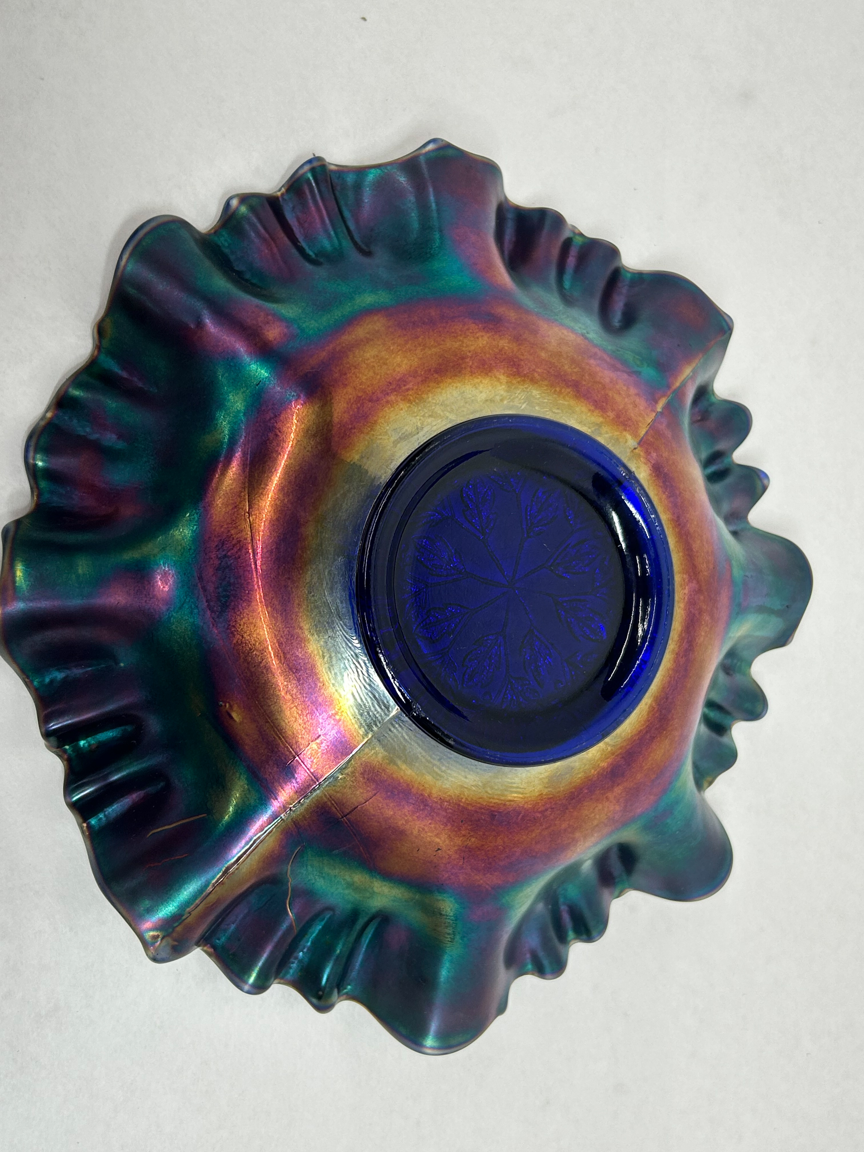 FENTON HOLLY CARNIVAL GLASS BOWL
