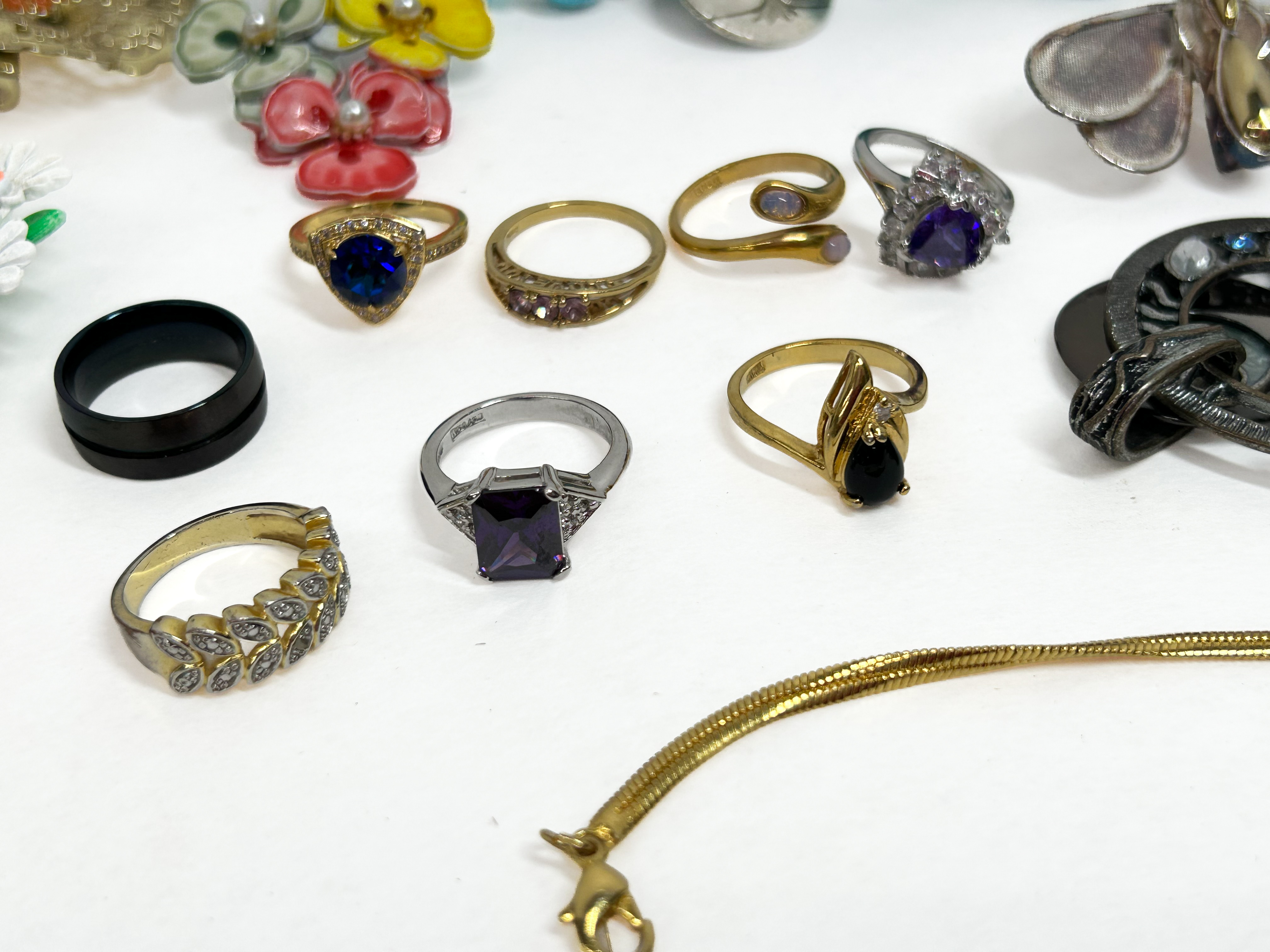 VARIOUS COSTUME JEWELRY, 20TH CENTURY
