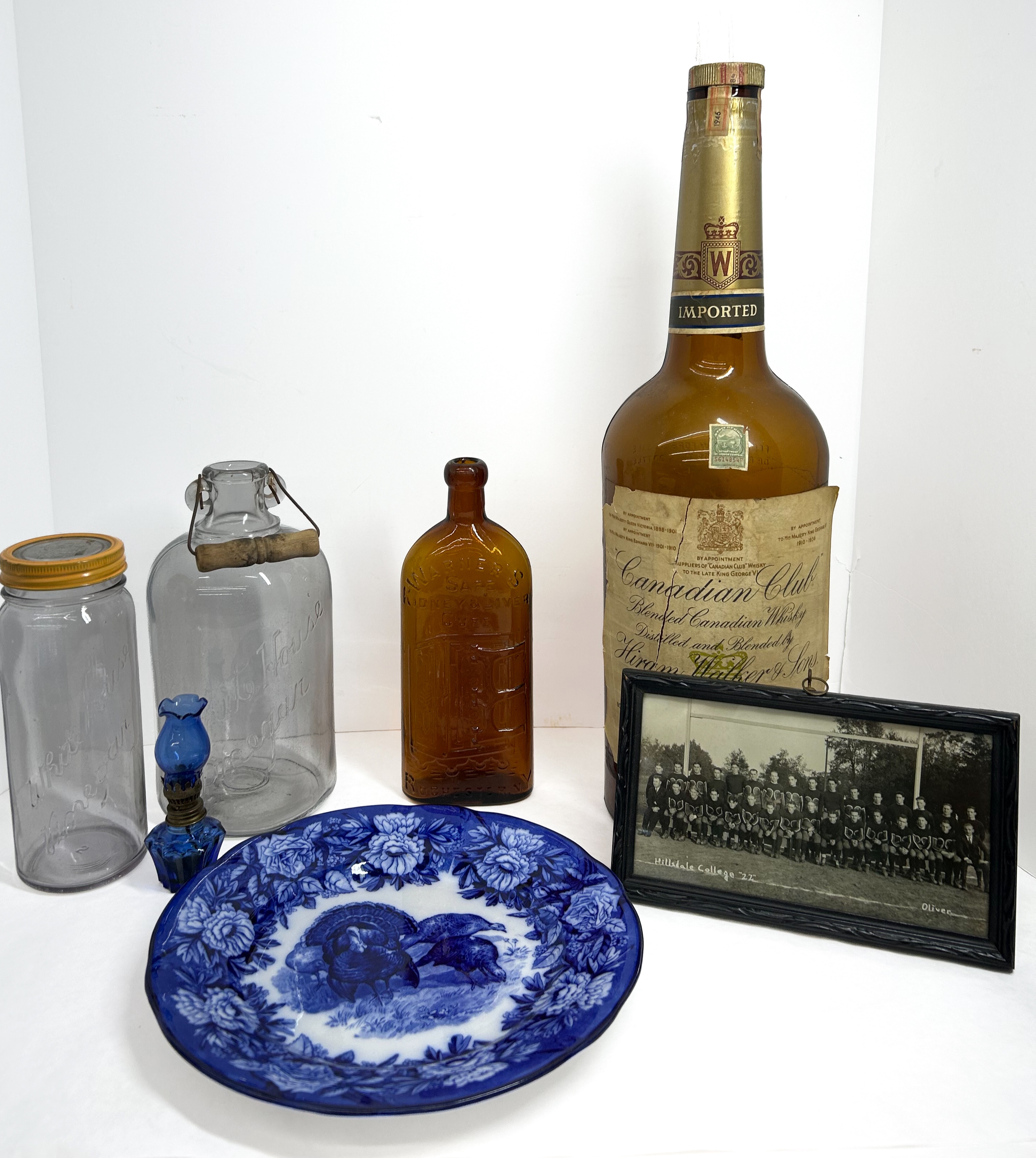 VARIOUS MAKERS, VINTAGE COLLECTIBLES GROUP, 1922-1946