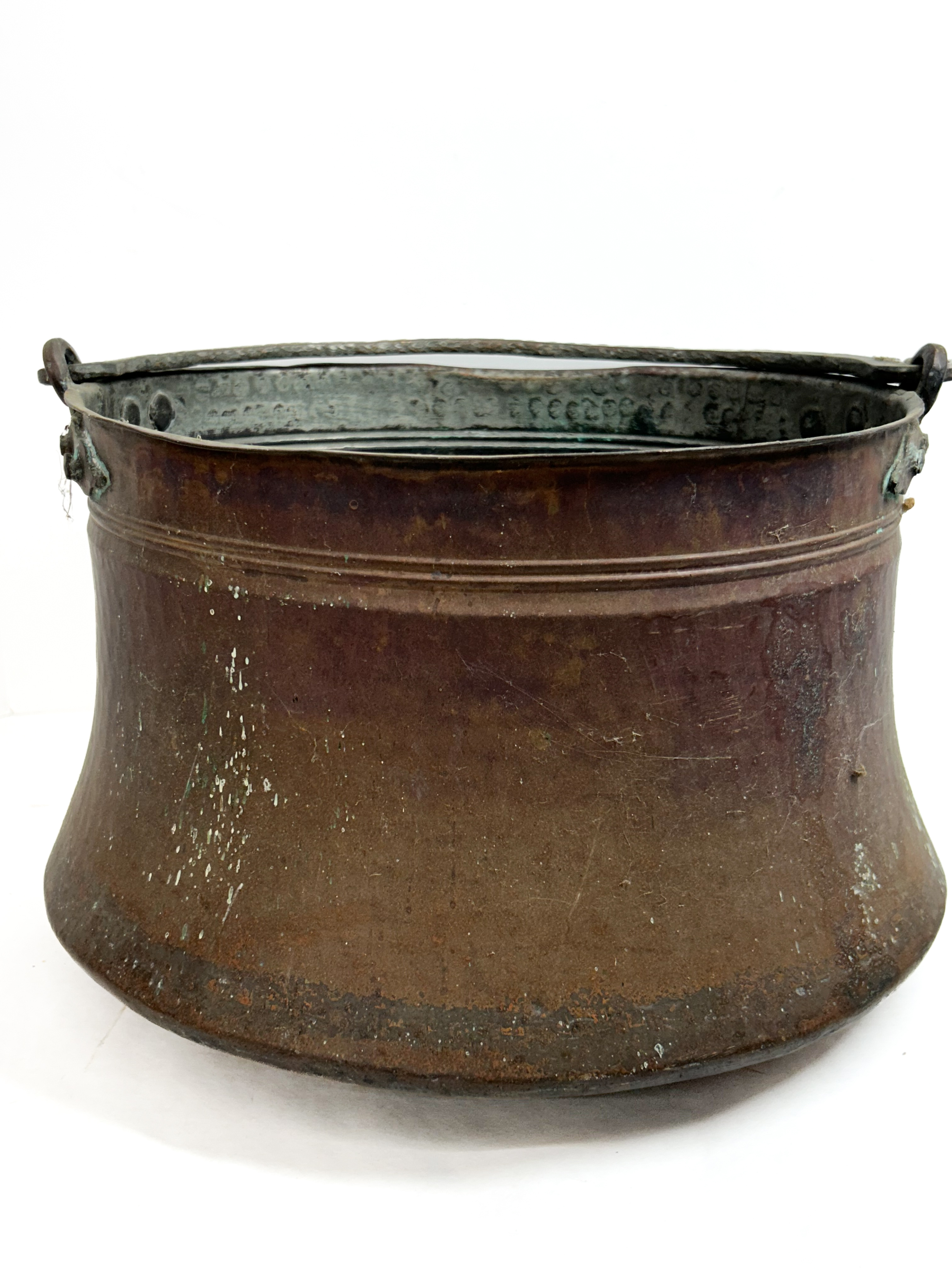 HAND-HAMMERED COPPER CAULDRON LATE 19TH CENTURY