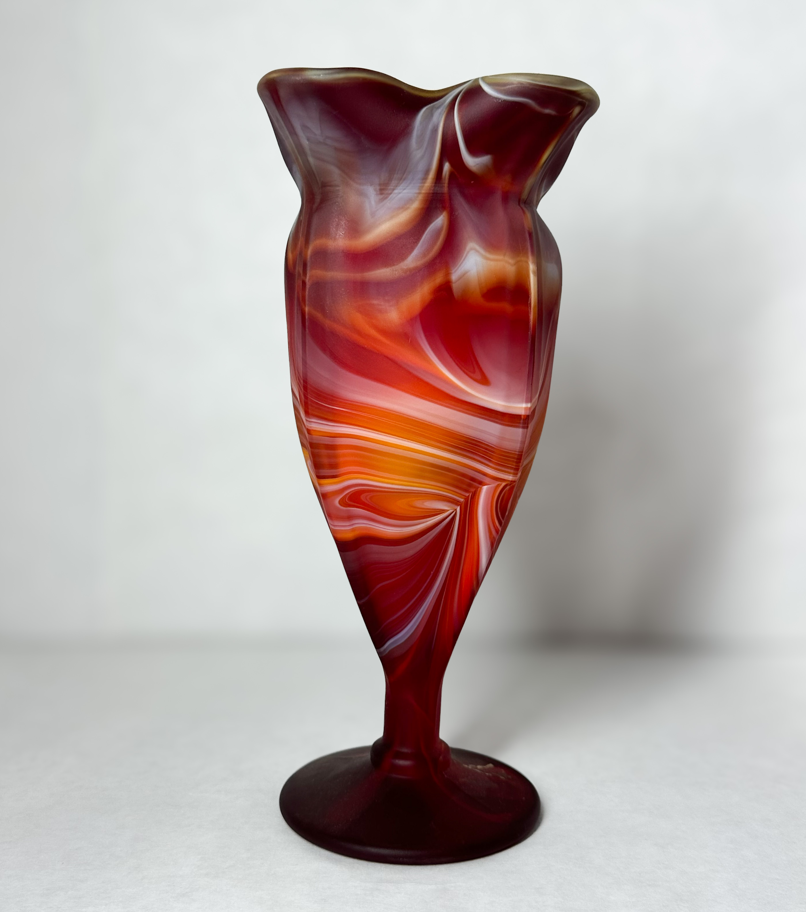 IMPERIAL GLASS RED SLAG VASE, MID-20TH CENTURY