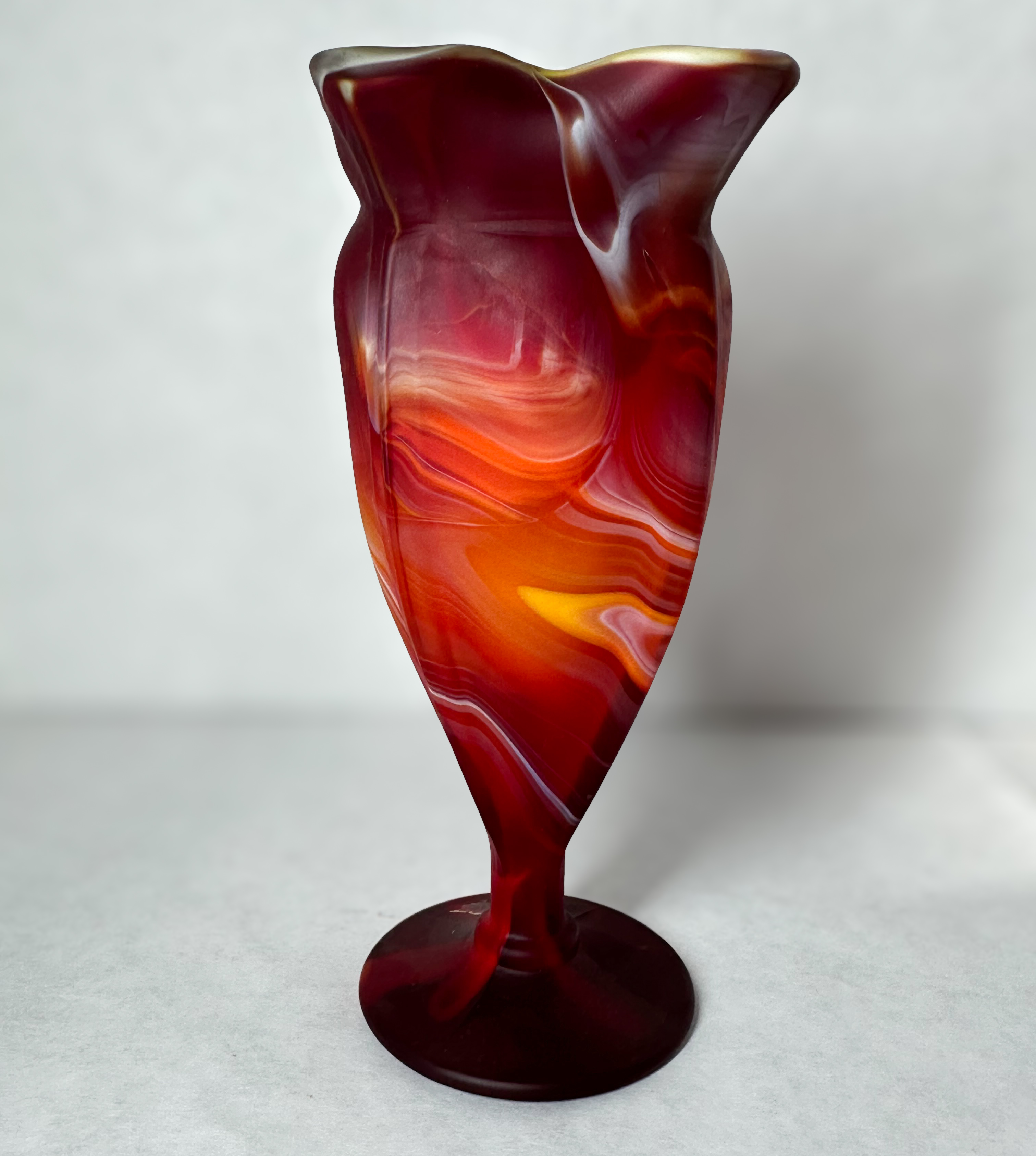 IMPERIAL GLASS RED SLAG VASE, MID-20TH CENTURY