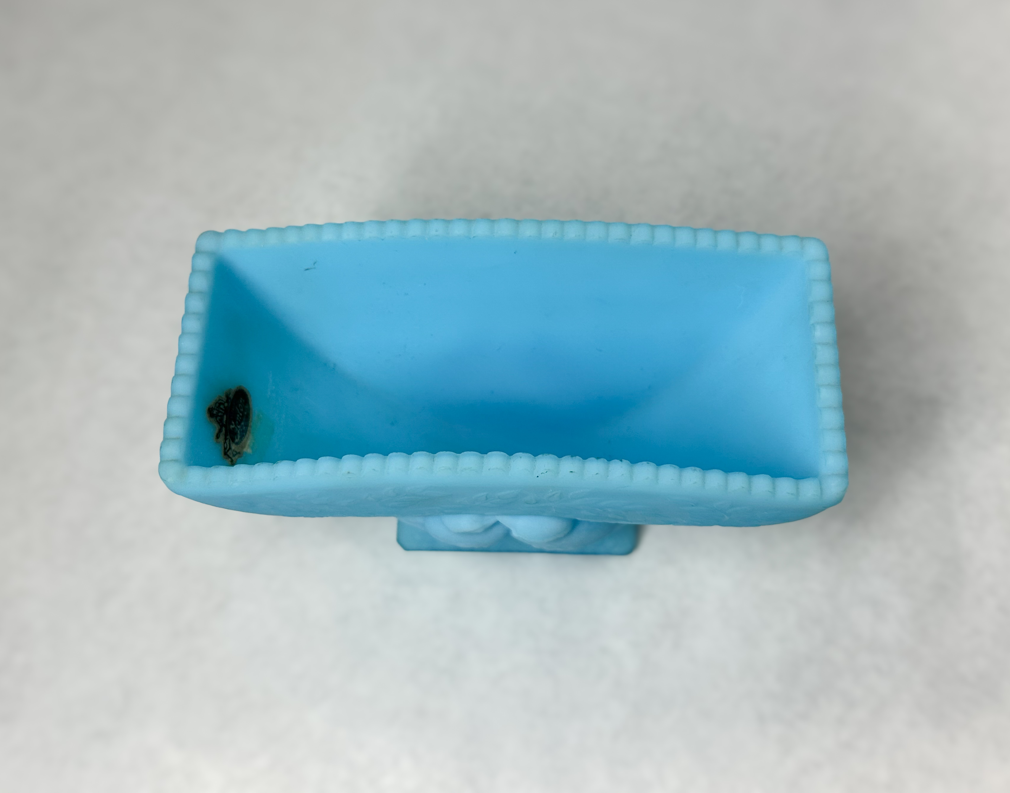 FENTON BLUE SATIN LOVEBIRDS VASE