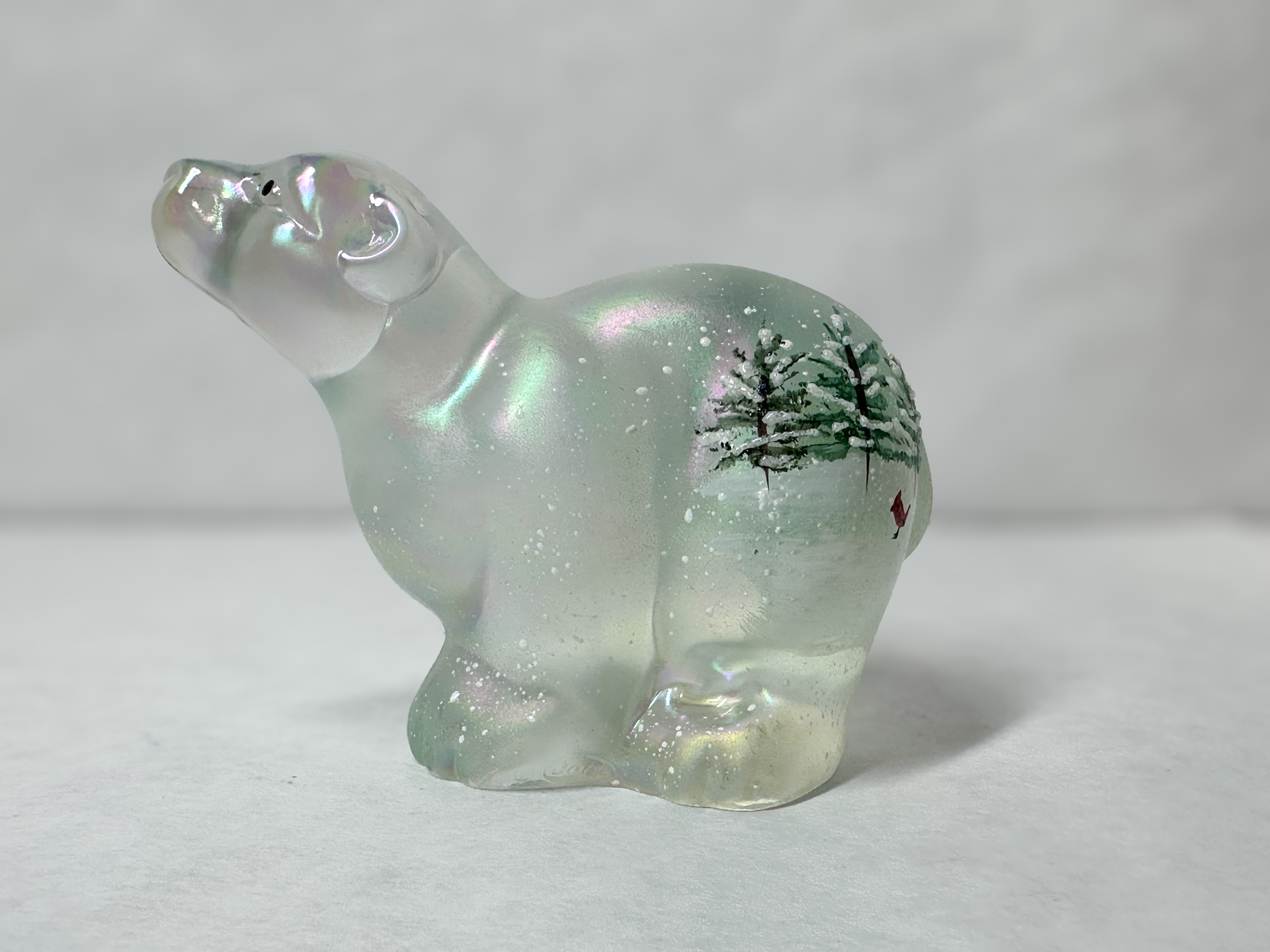 FENTON IRIDIZED OPALESCENT POLAR BEAR, 1990S