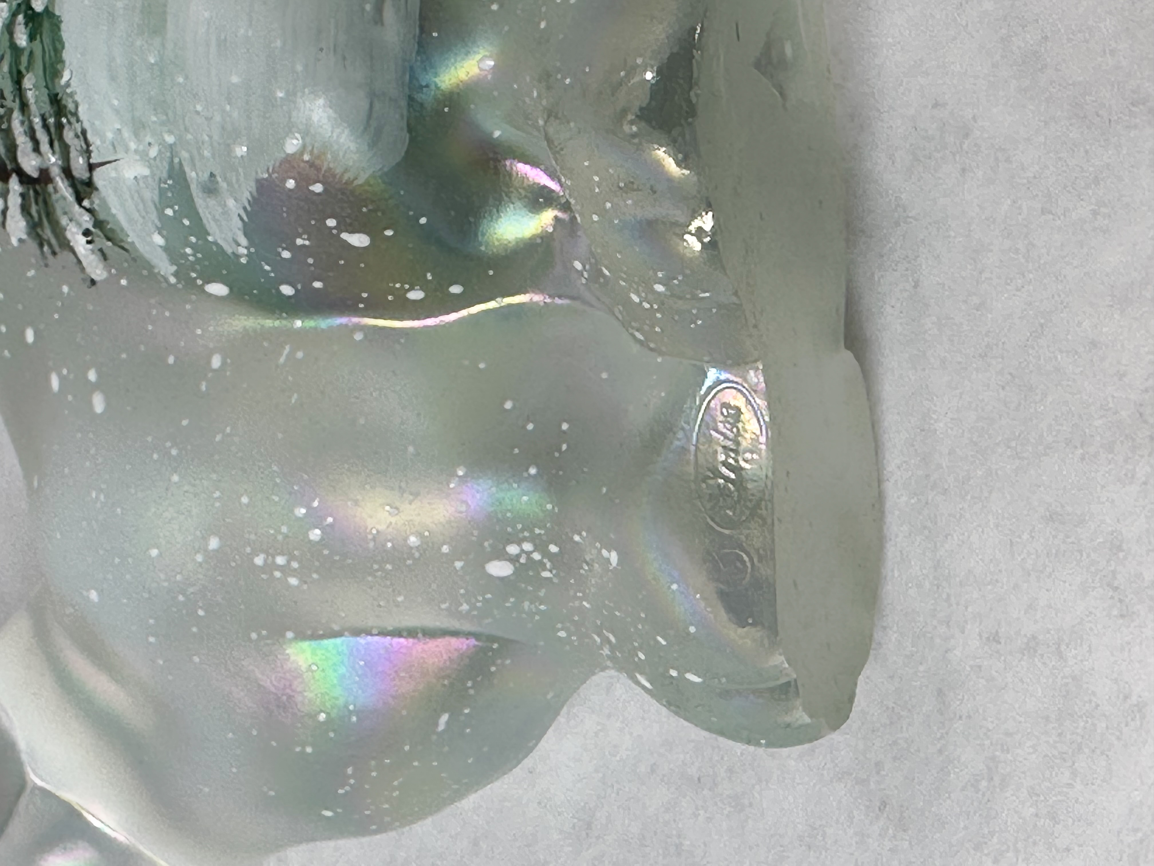 FENTON IRIDIZED OPALESCENT POLAR BEAR, 1990S