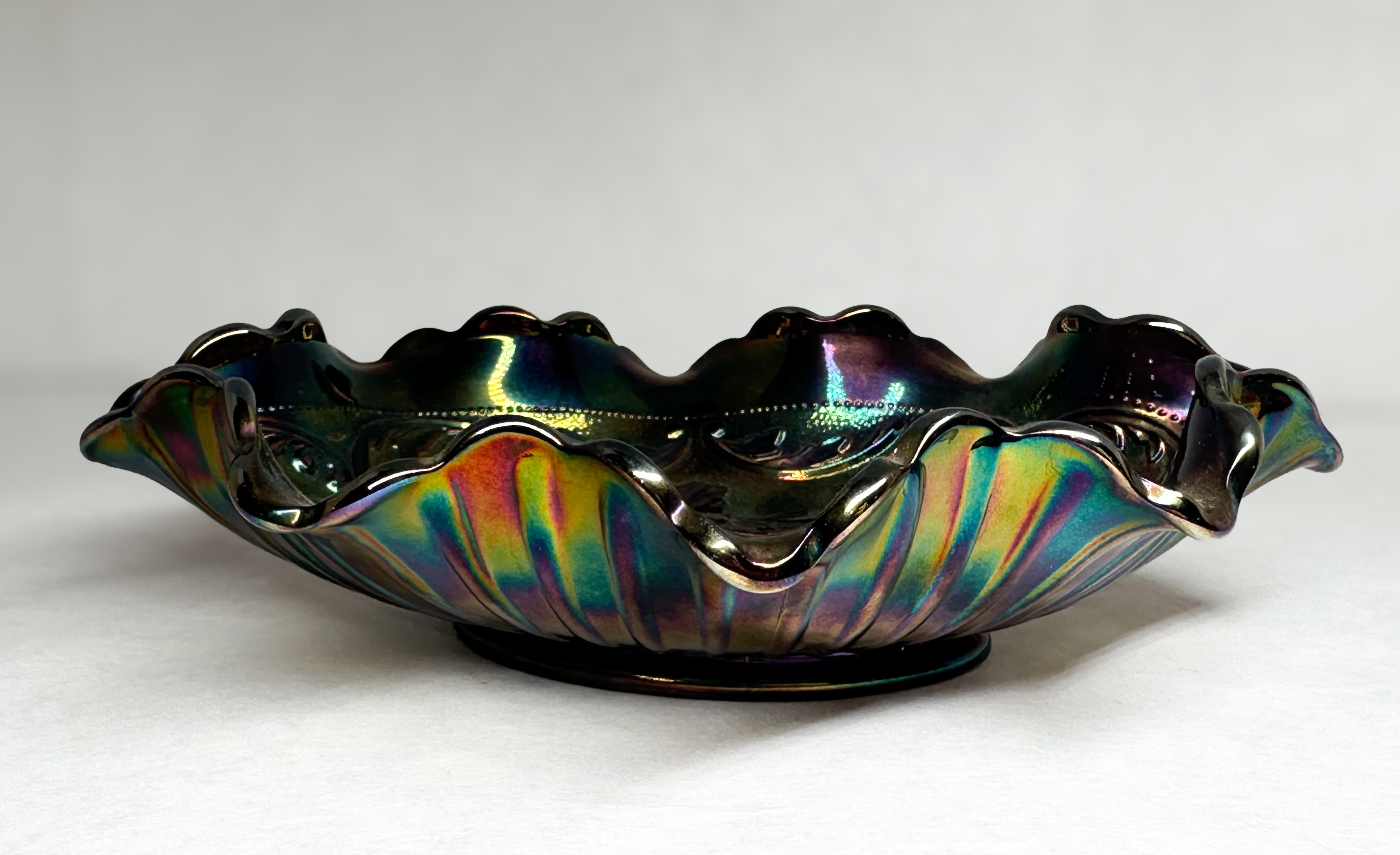 FENTON AMETHYST CARNIVAL GLASS BOWL, 1970S