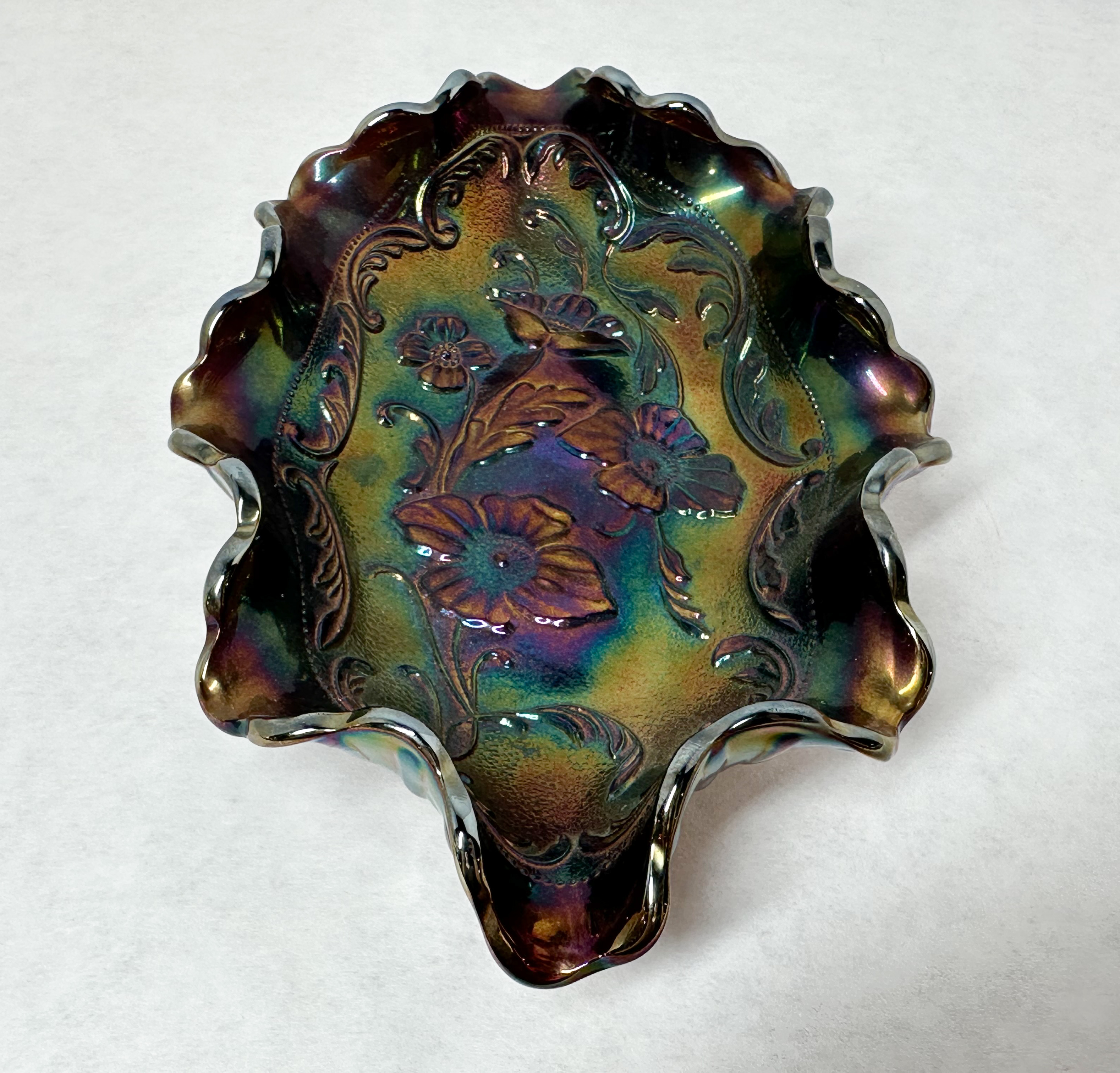 FENTON AMETHYST CARNIVAL GLASS BOWL, 1970S