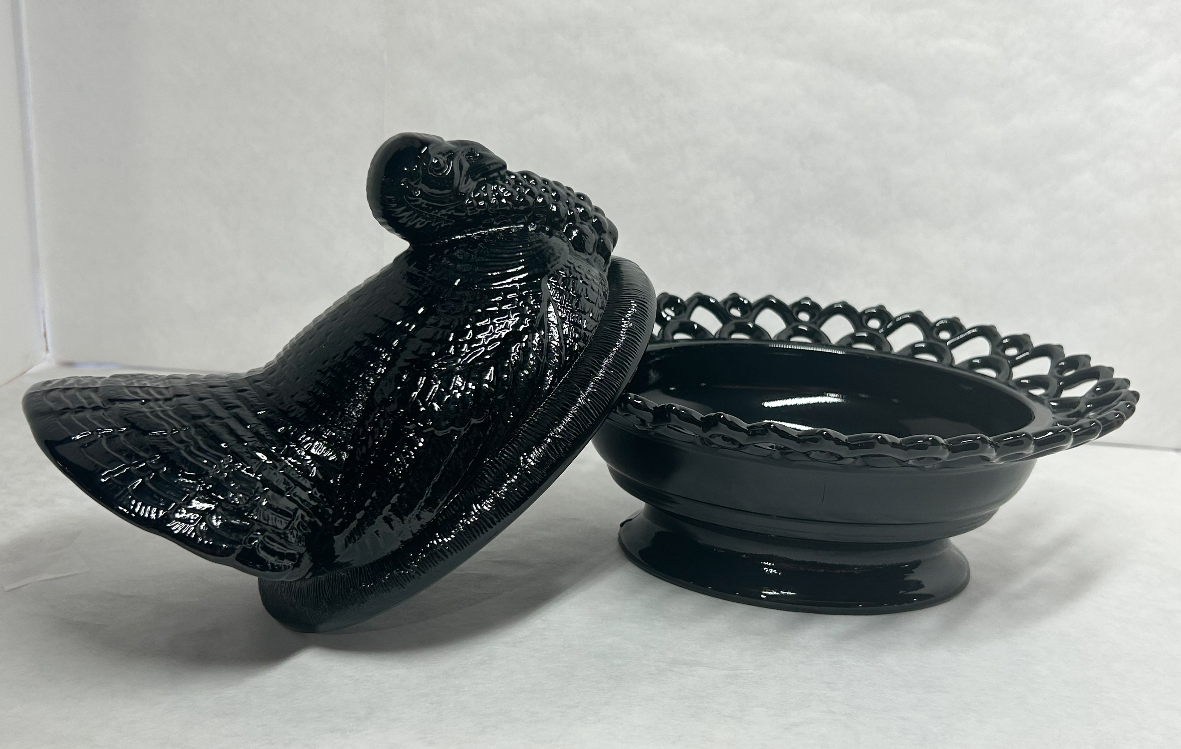 MOSSER EBONY GLASS TURKEY DISH