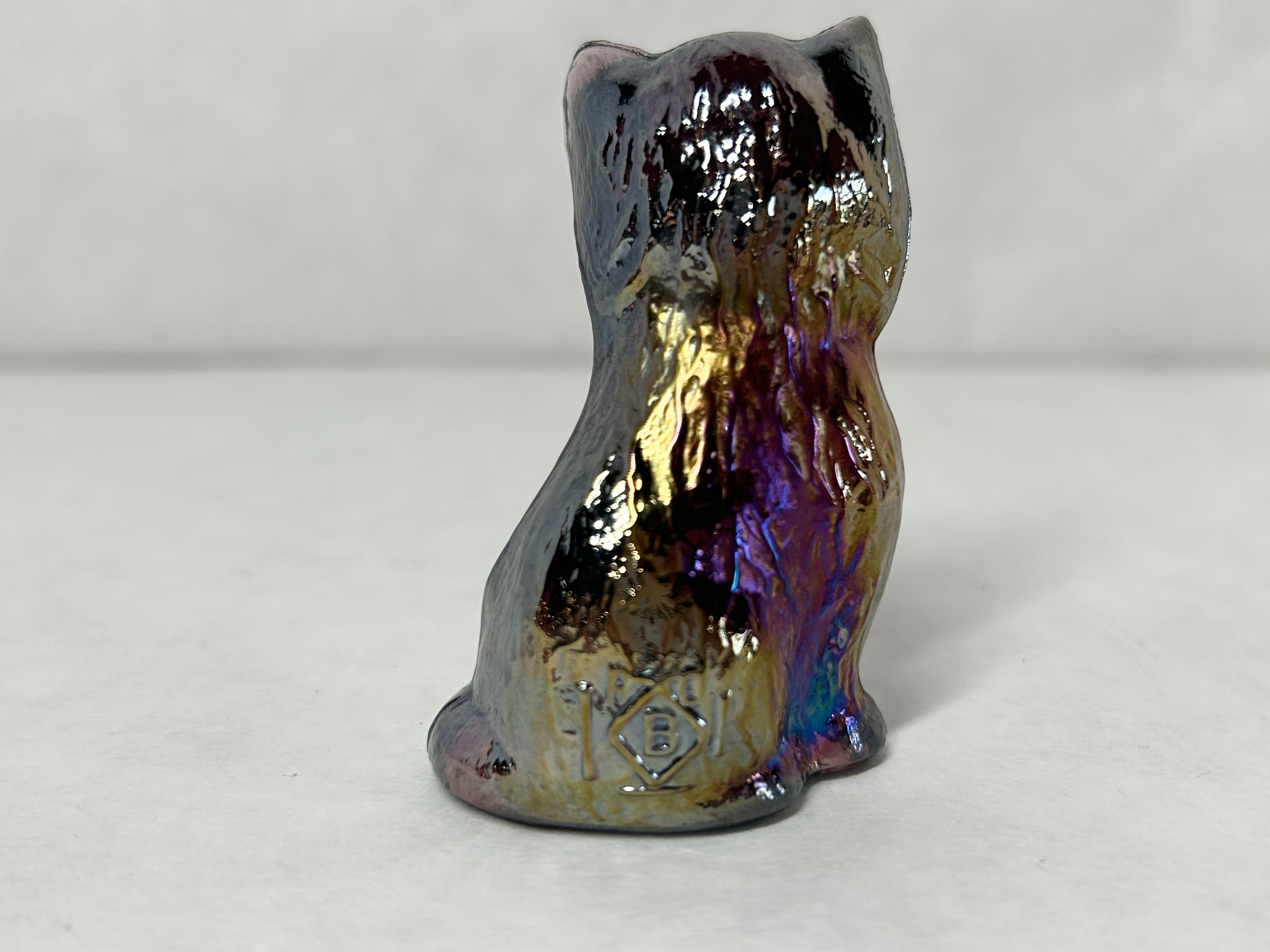BOYD MISS COTTON IRIDESCENT CARNIVAL GLASS CAT