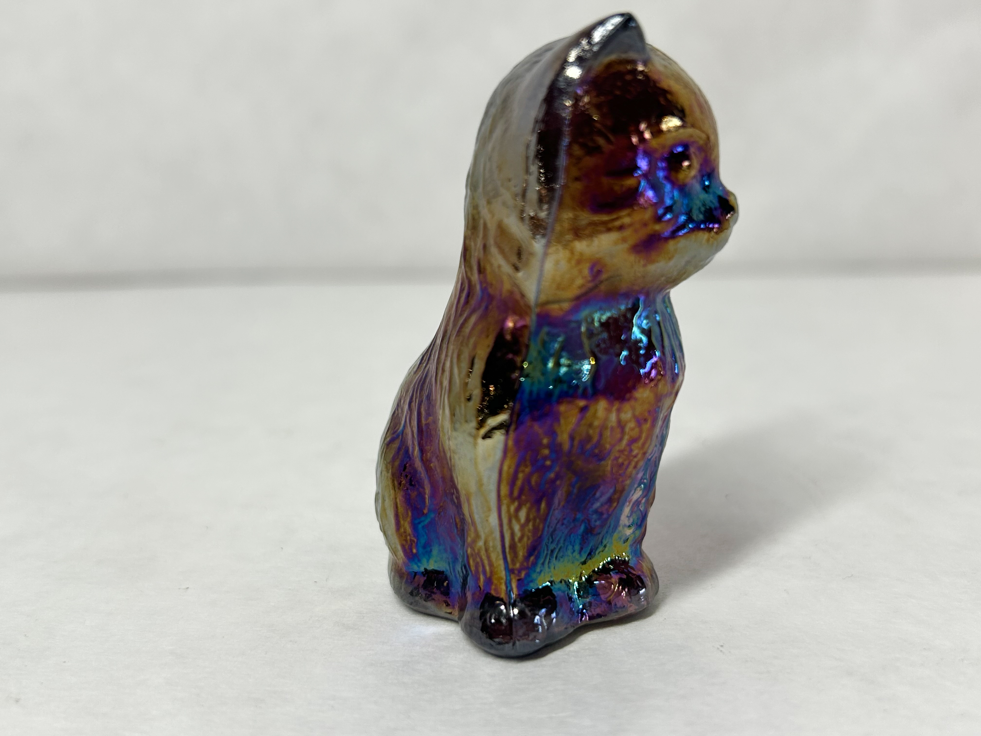 BOYD MISS COTTON IRIDESCENT CARNIVAL GLASS CAT