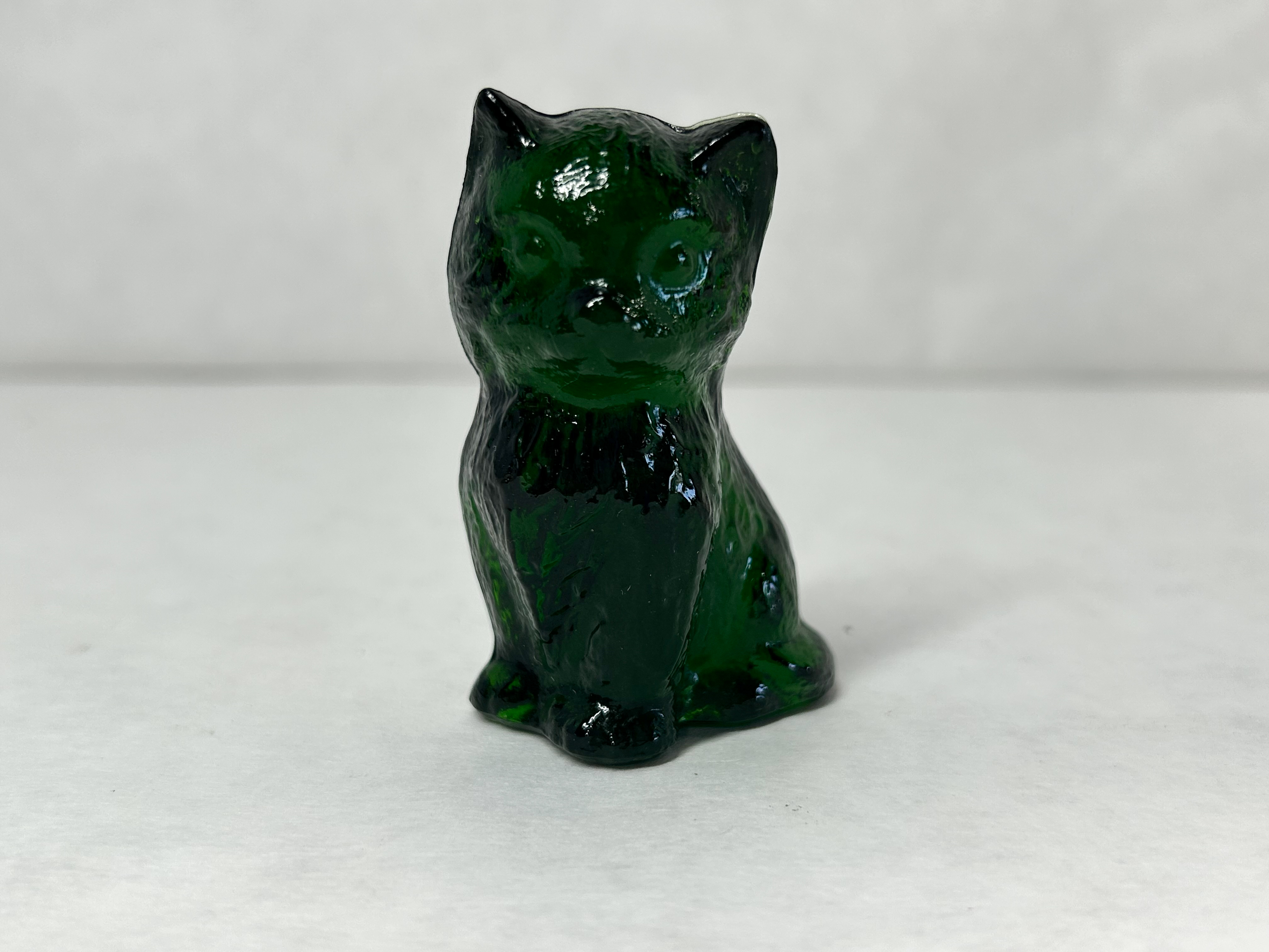 BOYD MISS COTTON EMERALD GREEN GLASS CAT