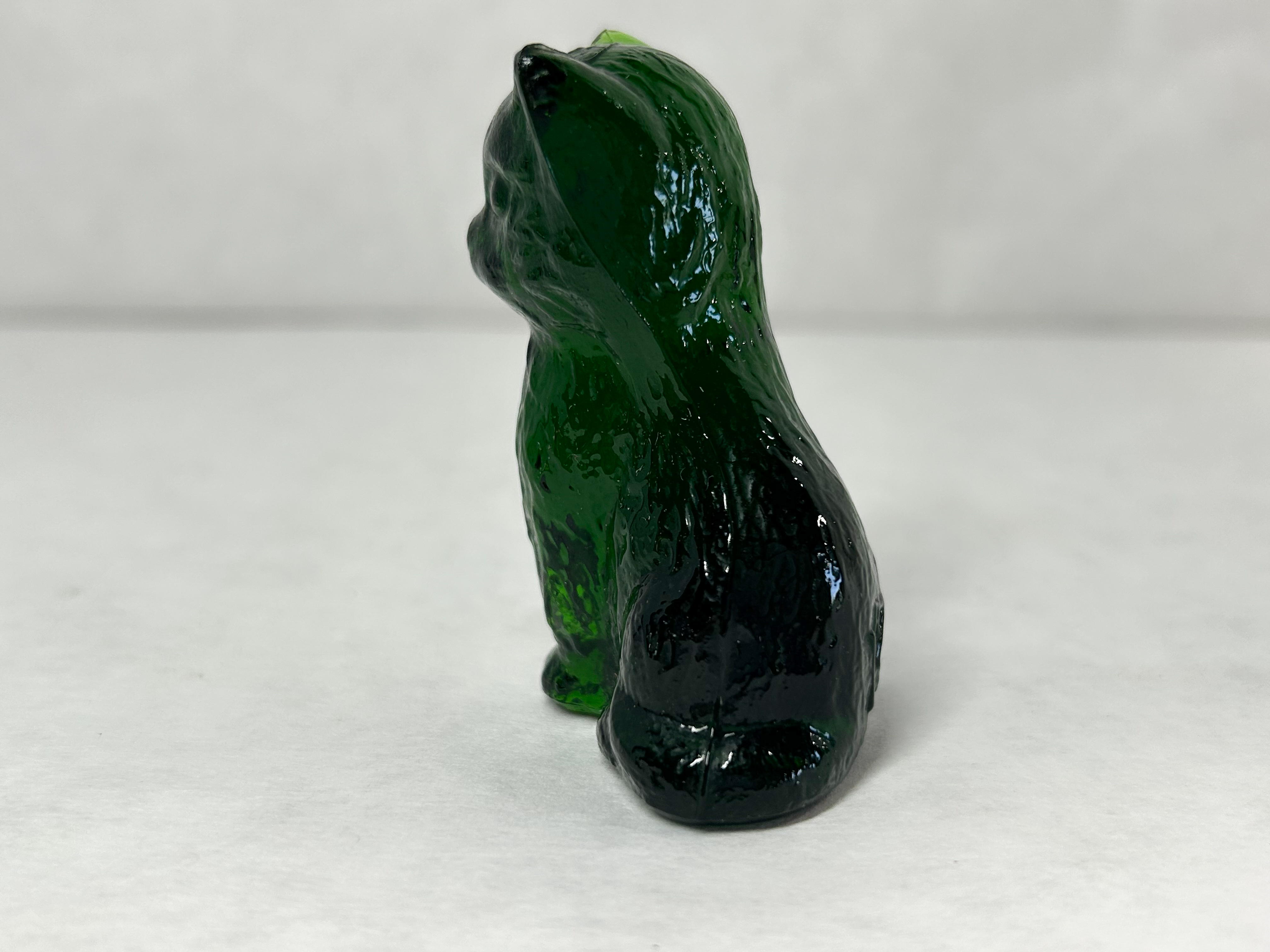 BOYD MISS COTTON EMERALD GREEN GLASS CAT