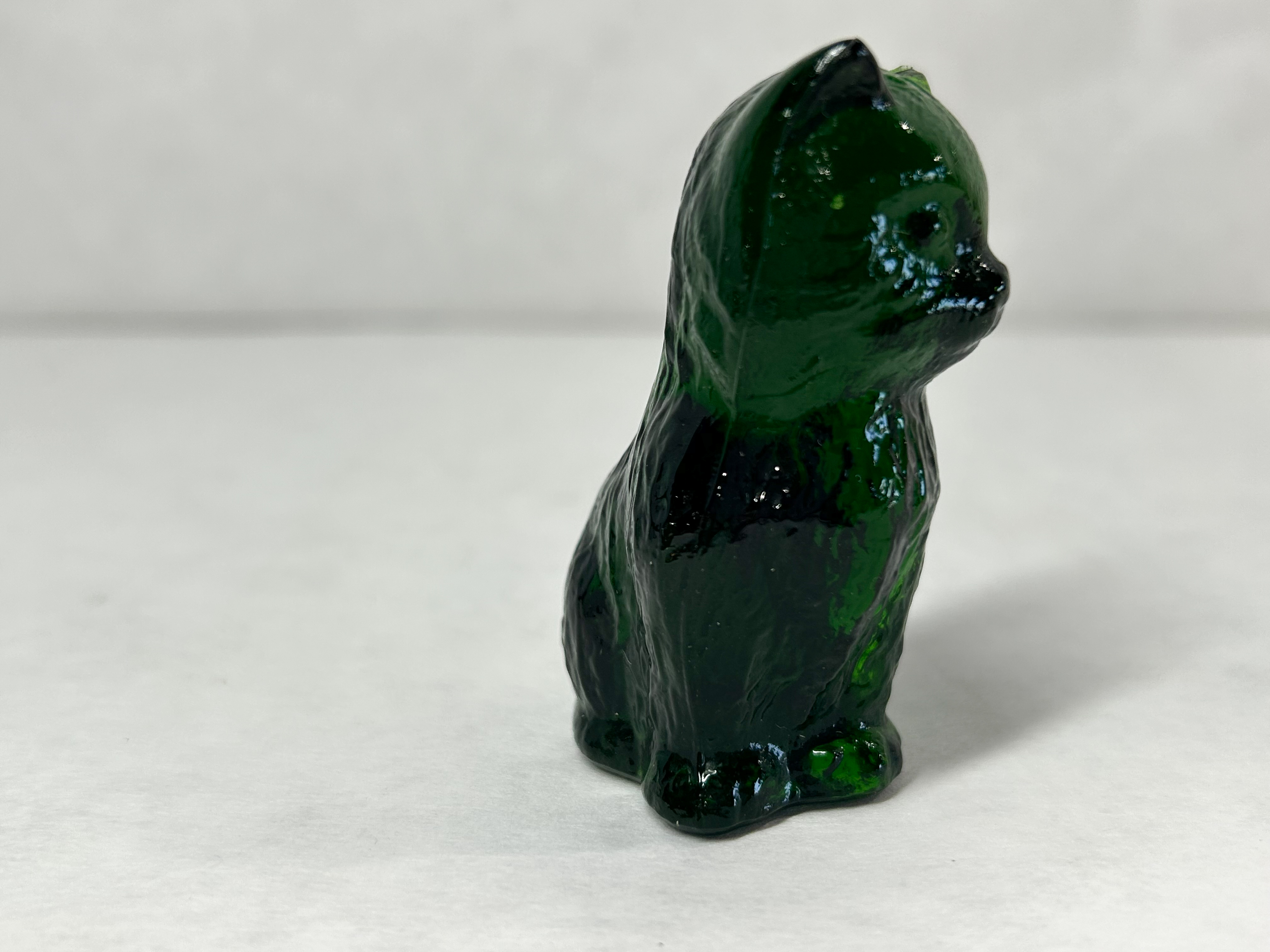 BOYD MISS COTTON EMERALD GREEN GLASS CAT