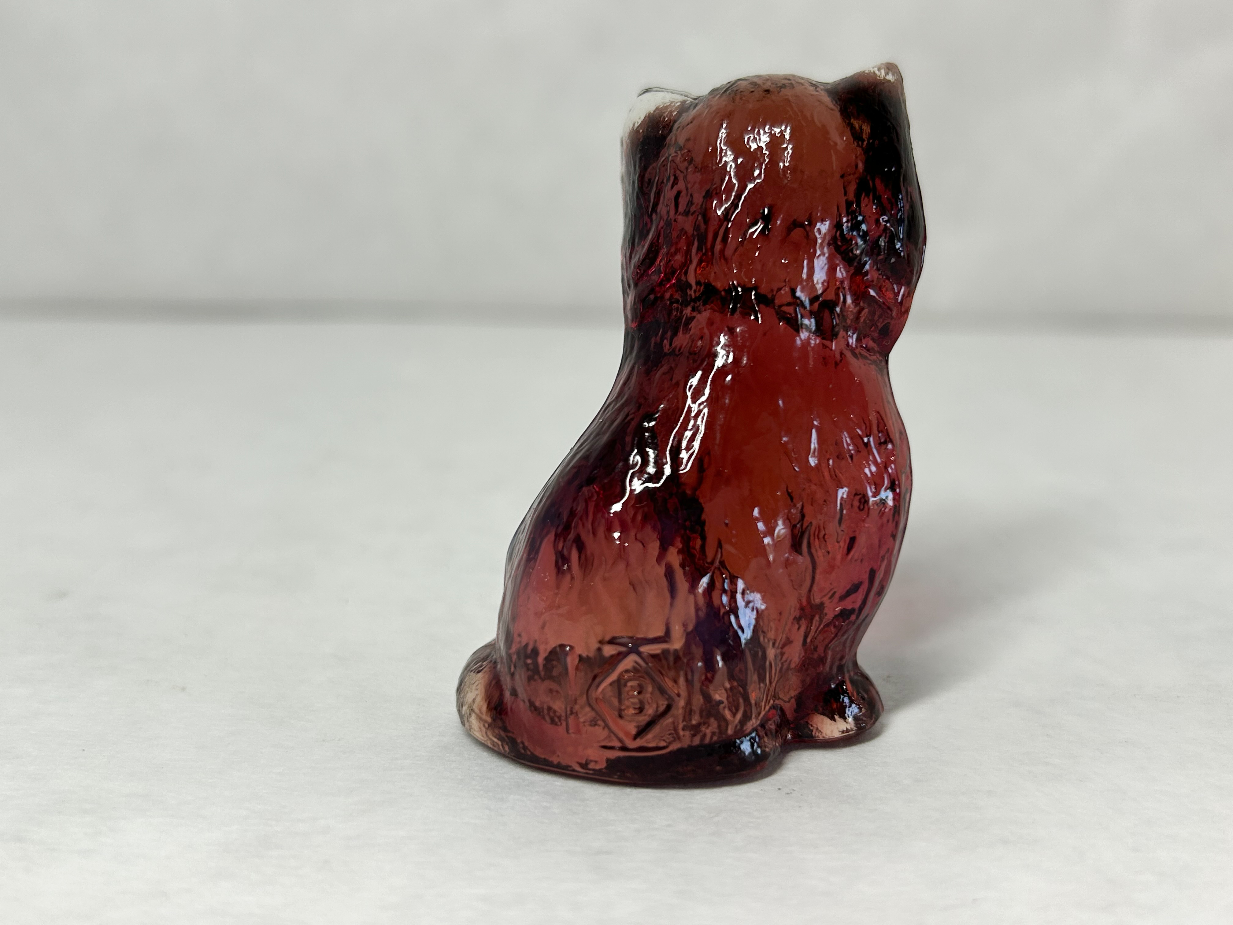 BOYD TRANSLUCENT RED MISS COTTON KITTY