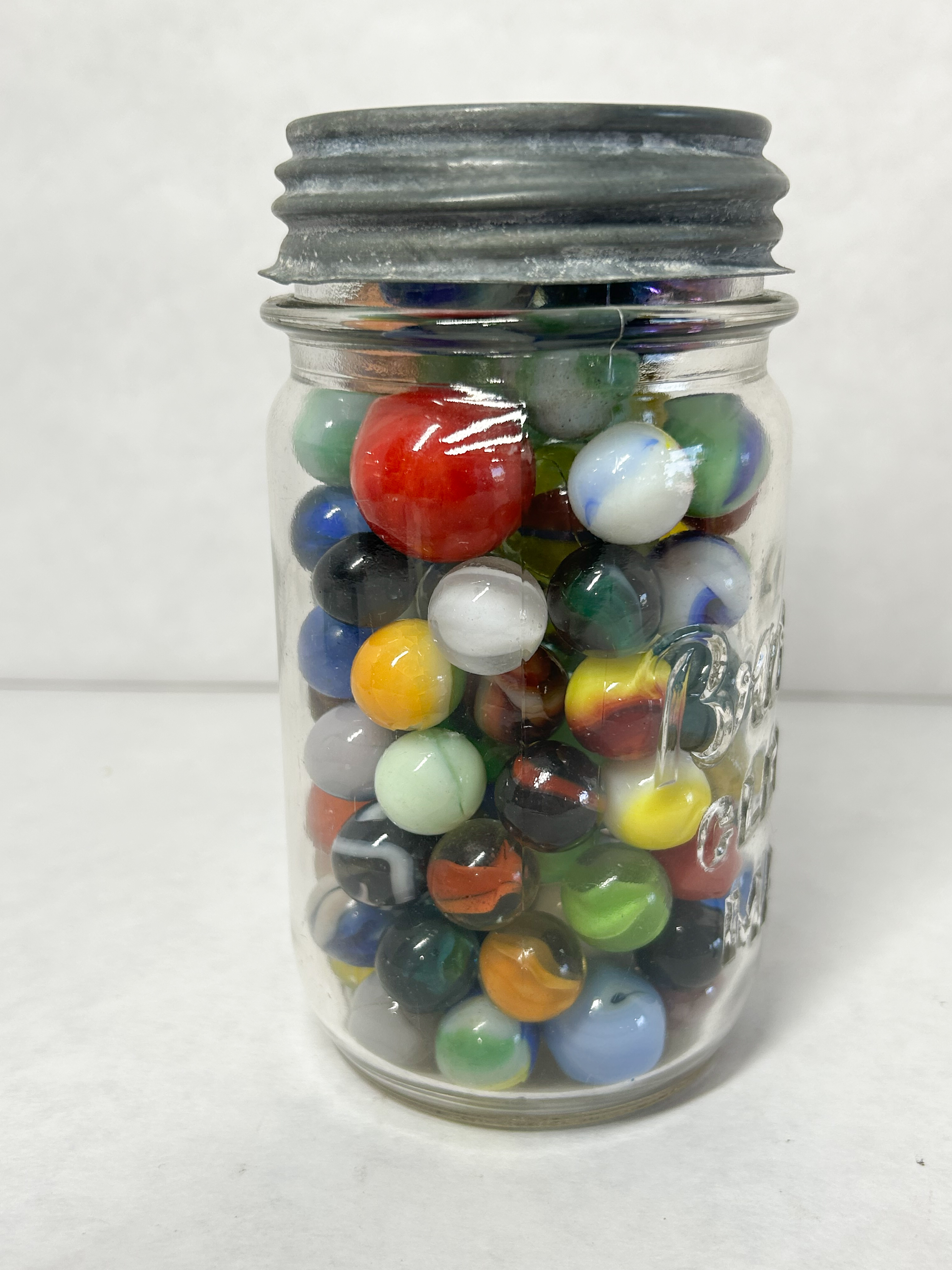 BROCKWAY GLASS JAR OF VINTAGE MARBLES
