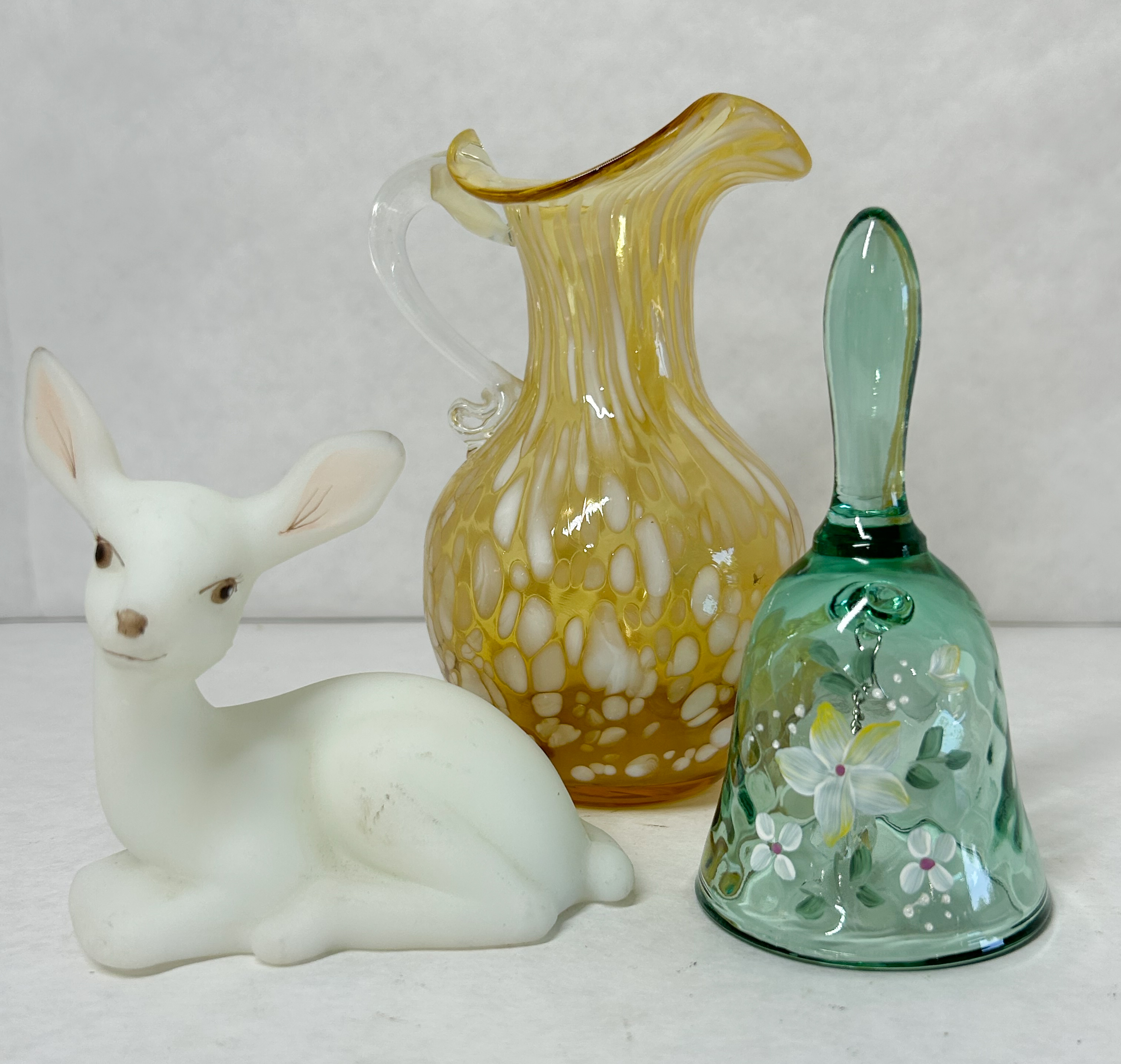 FENTON ART GLASS TRIO, 20TH CENTURY