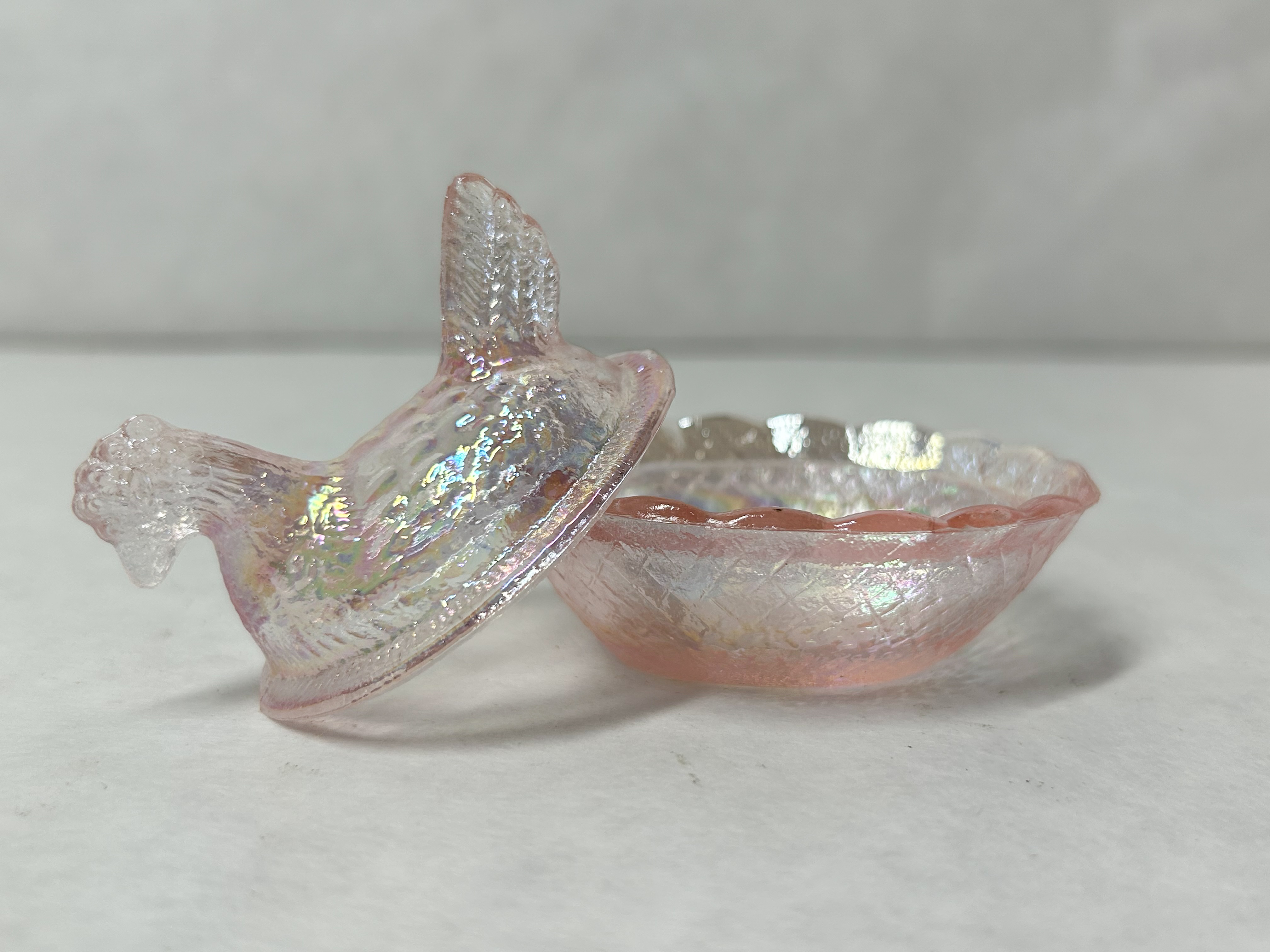 MINIATURE PINK IRIDESCENT GLASS HEN