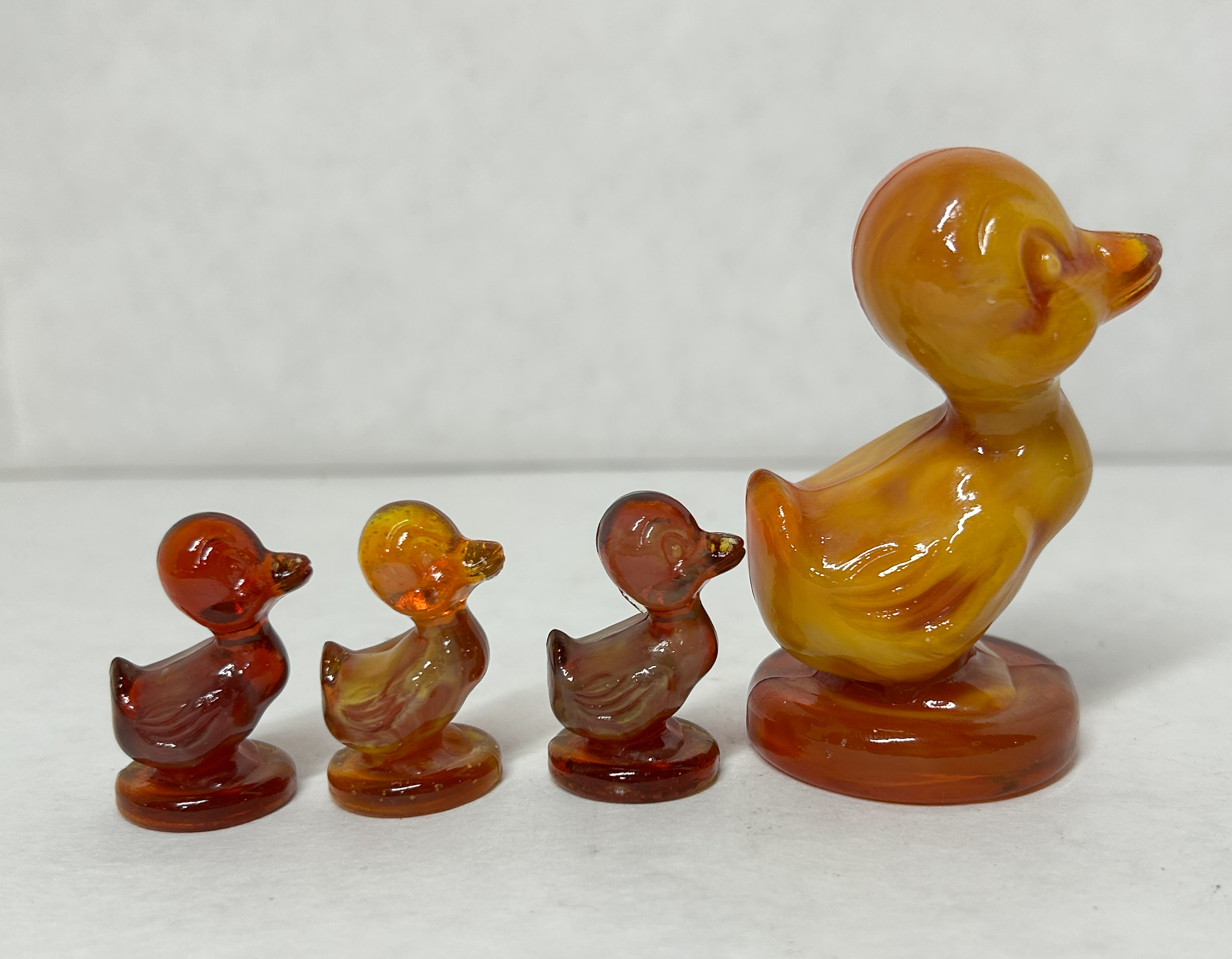 BOYD AMBERINA SLAG GLASS DEBBIE DUCK FAMILY