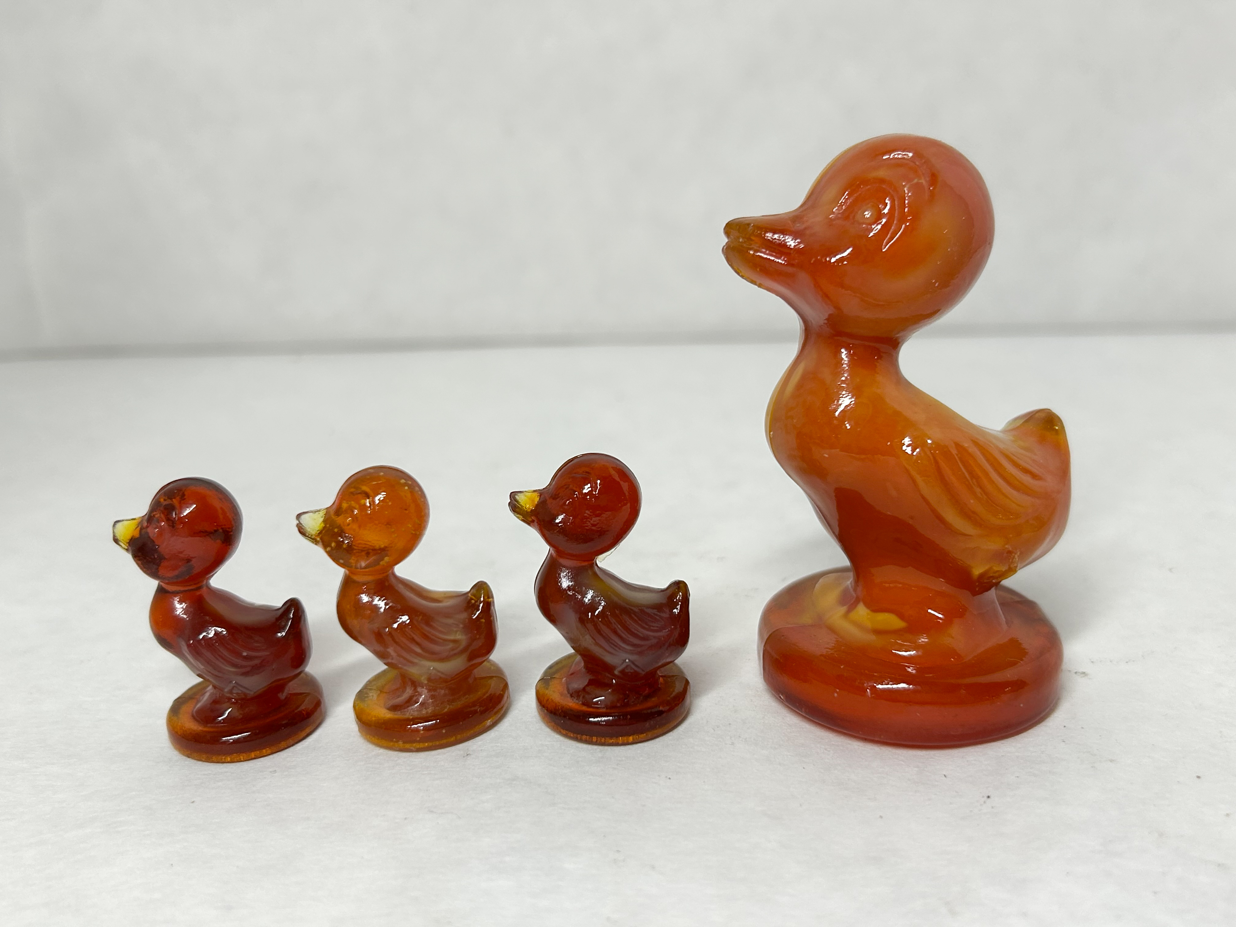 BOYD AMBERINA SLAG GLASS DEBBIE DUCK FAMILY