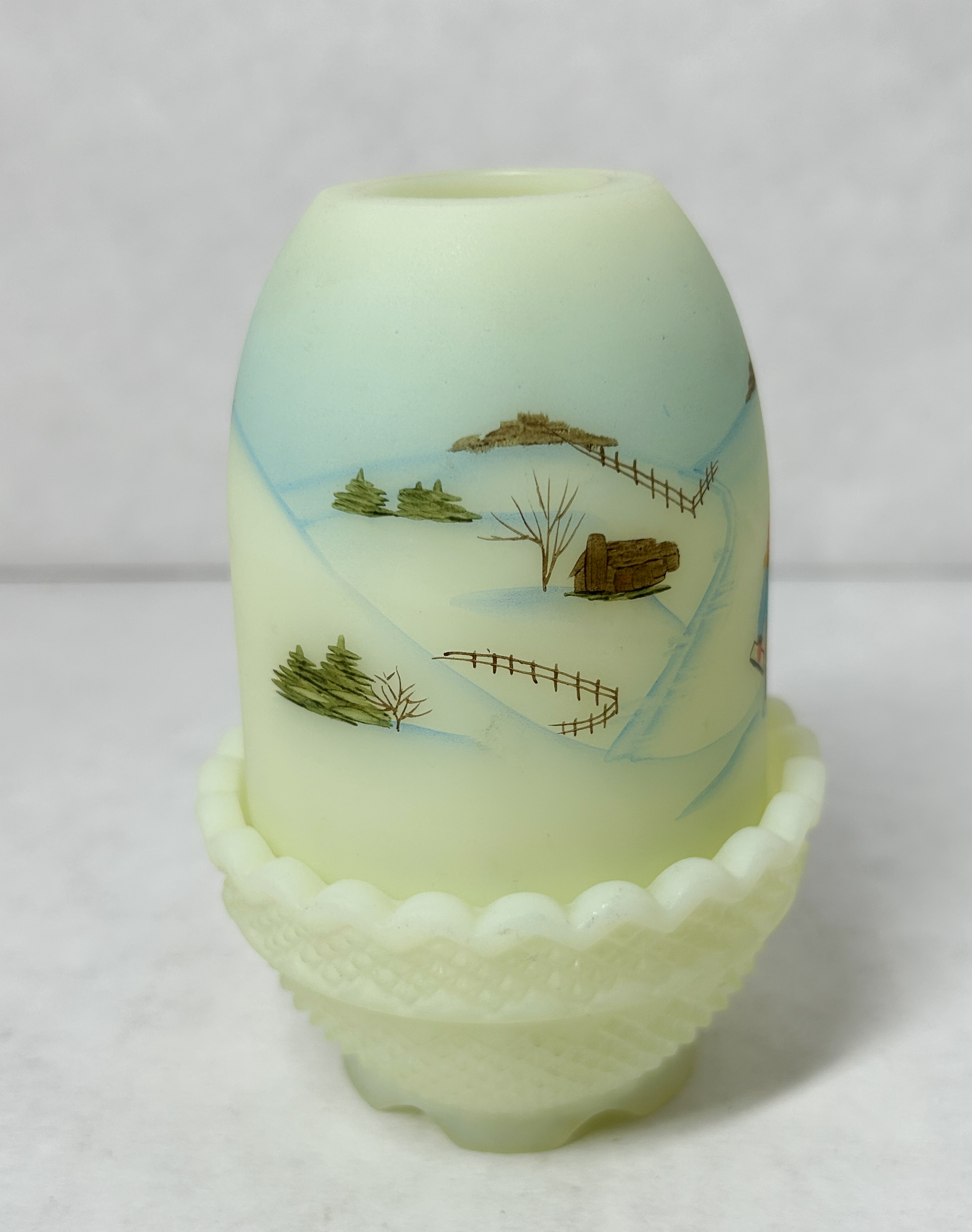 FENTON CUSTARD GLASS FAIRY LAMP, 1982