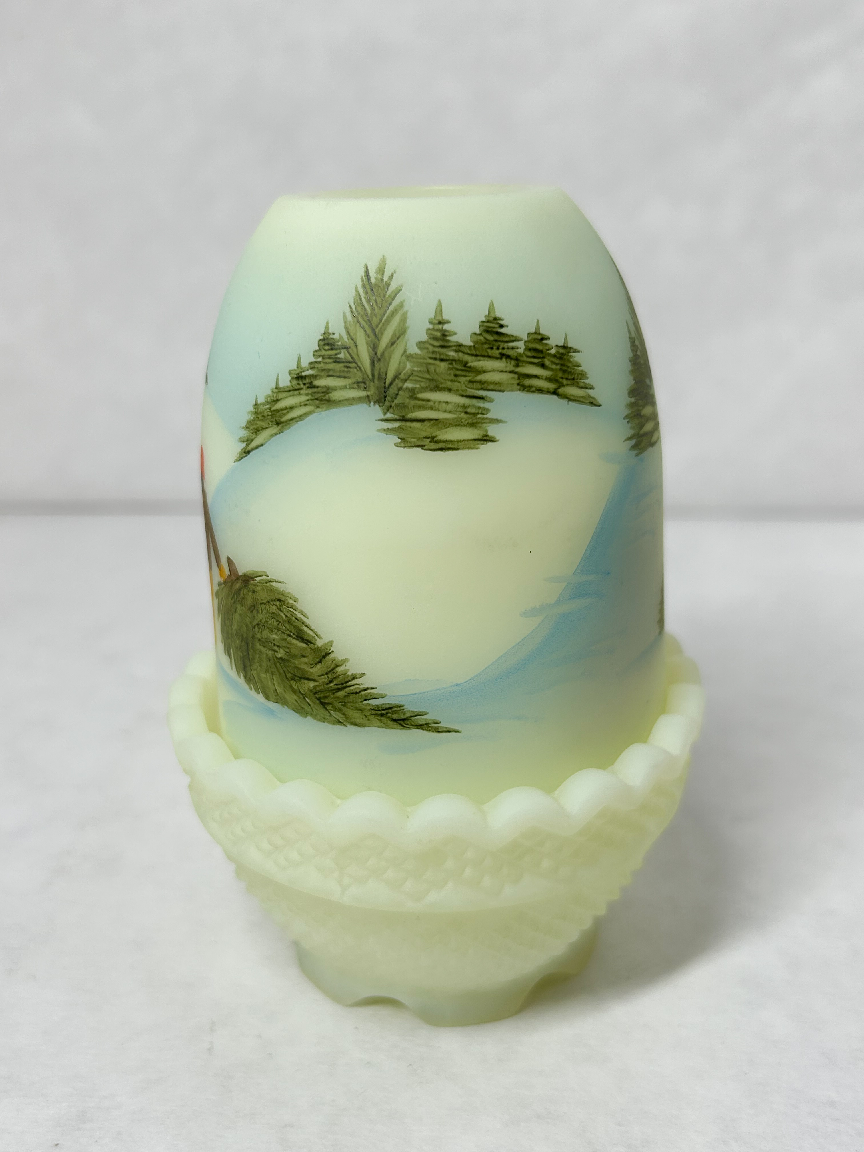 FENTON CUSTARD GLASS FAIRY LAMP, 1982