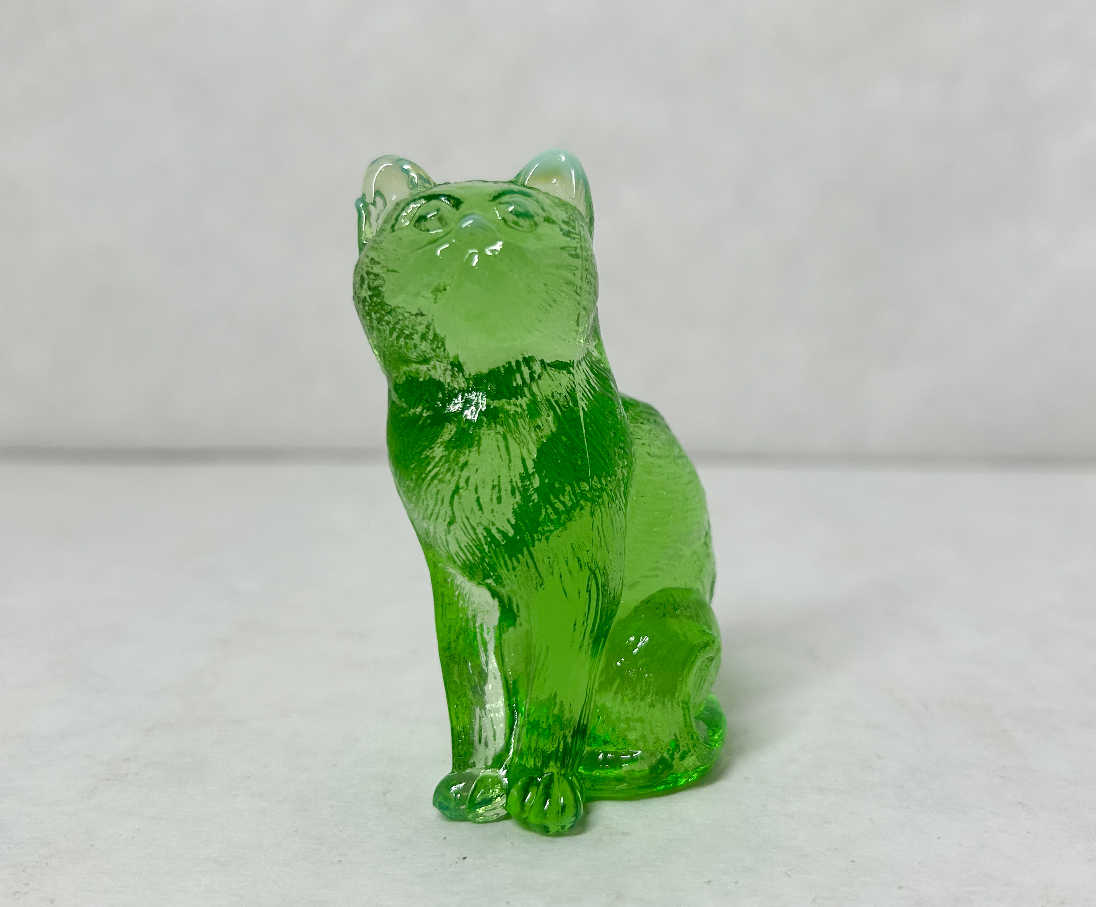 MOSSER SITTING CAT GREEN GLASS CAT