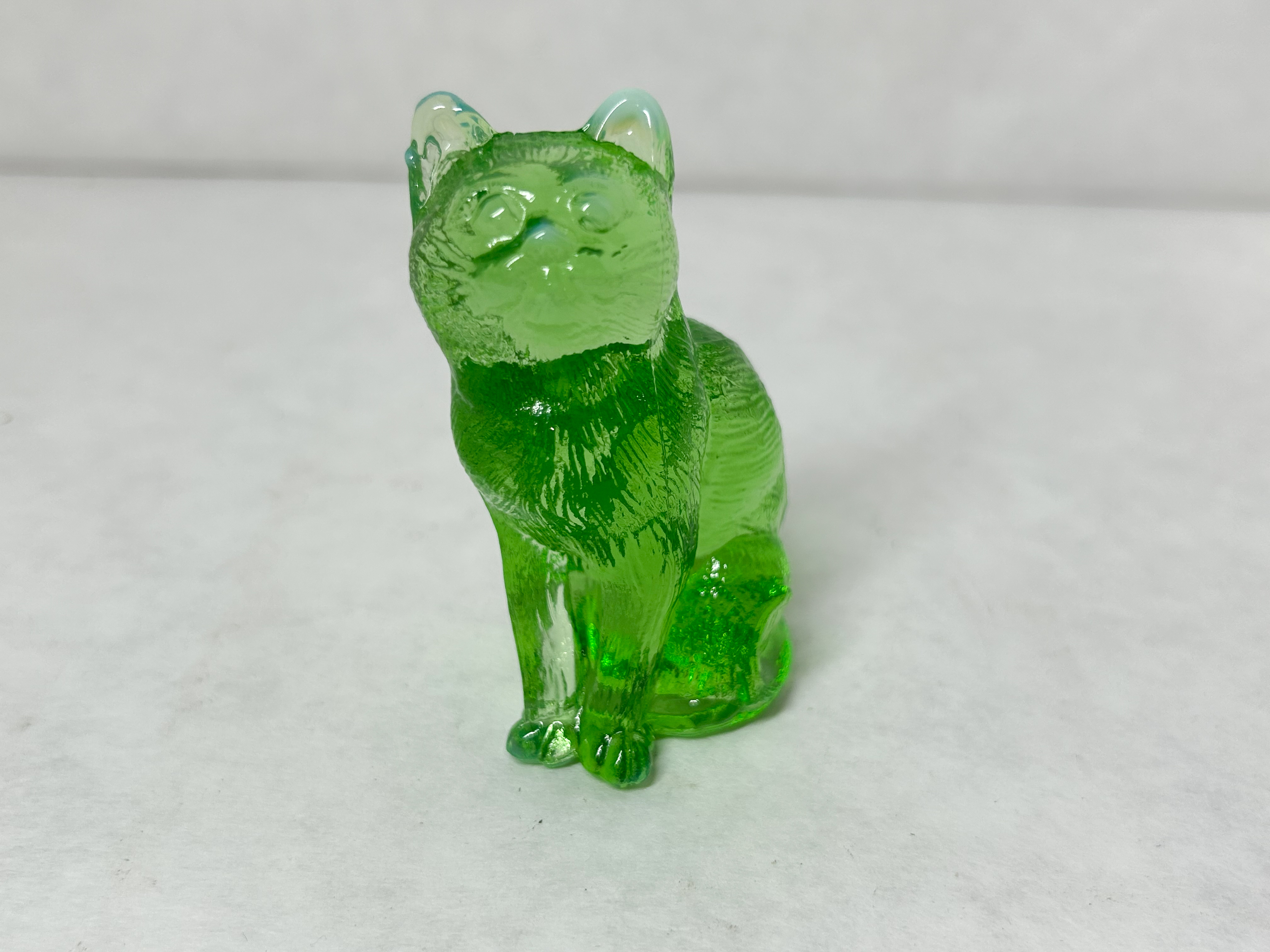 MOSSER SITTING CAT GREEN GLASS CAT