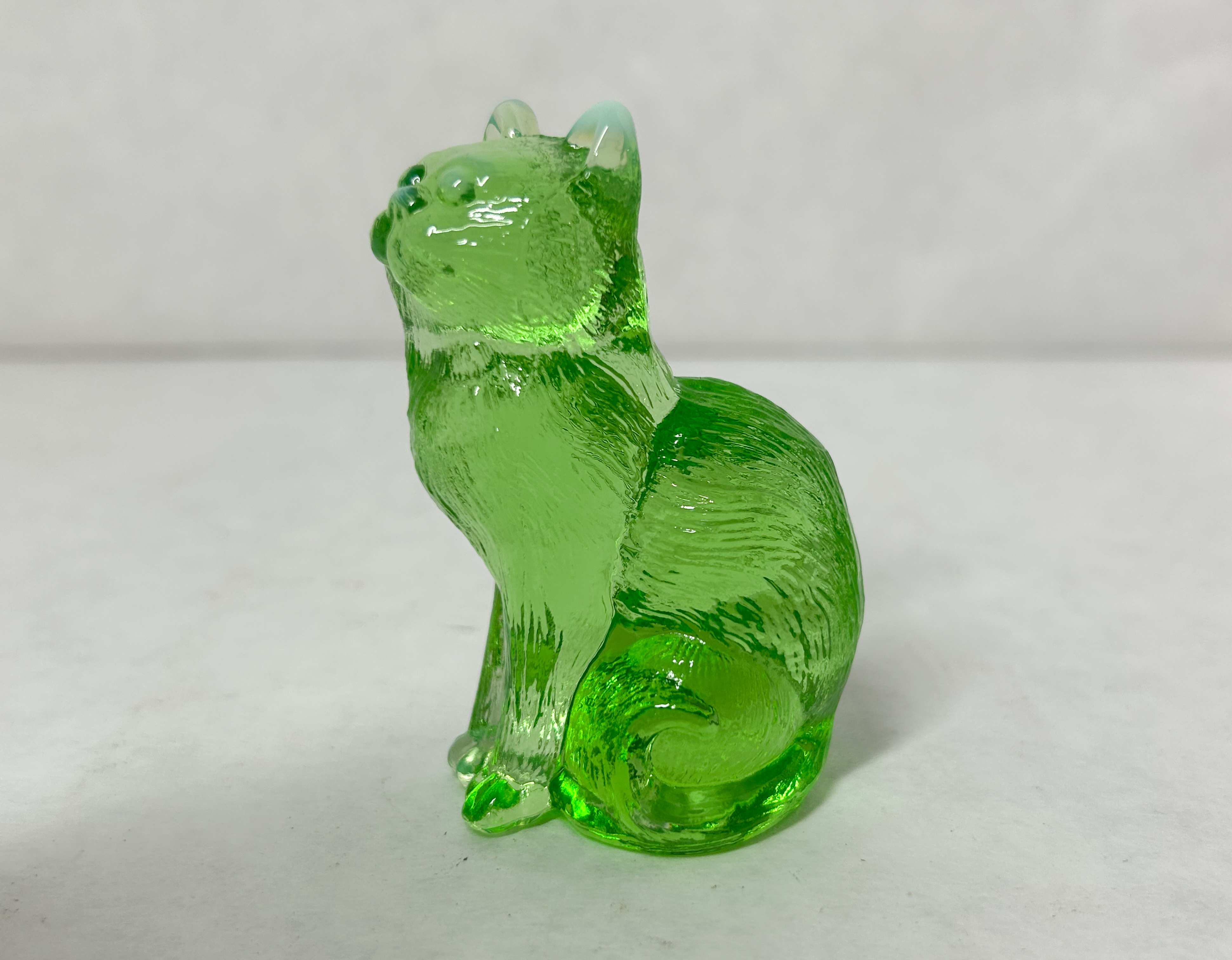 MOSSER SITTING CAT GREEN GLASS CAT