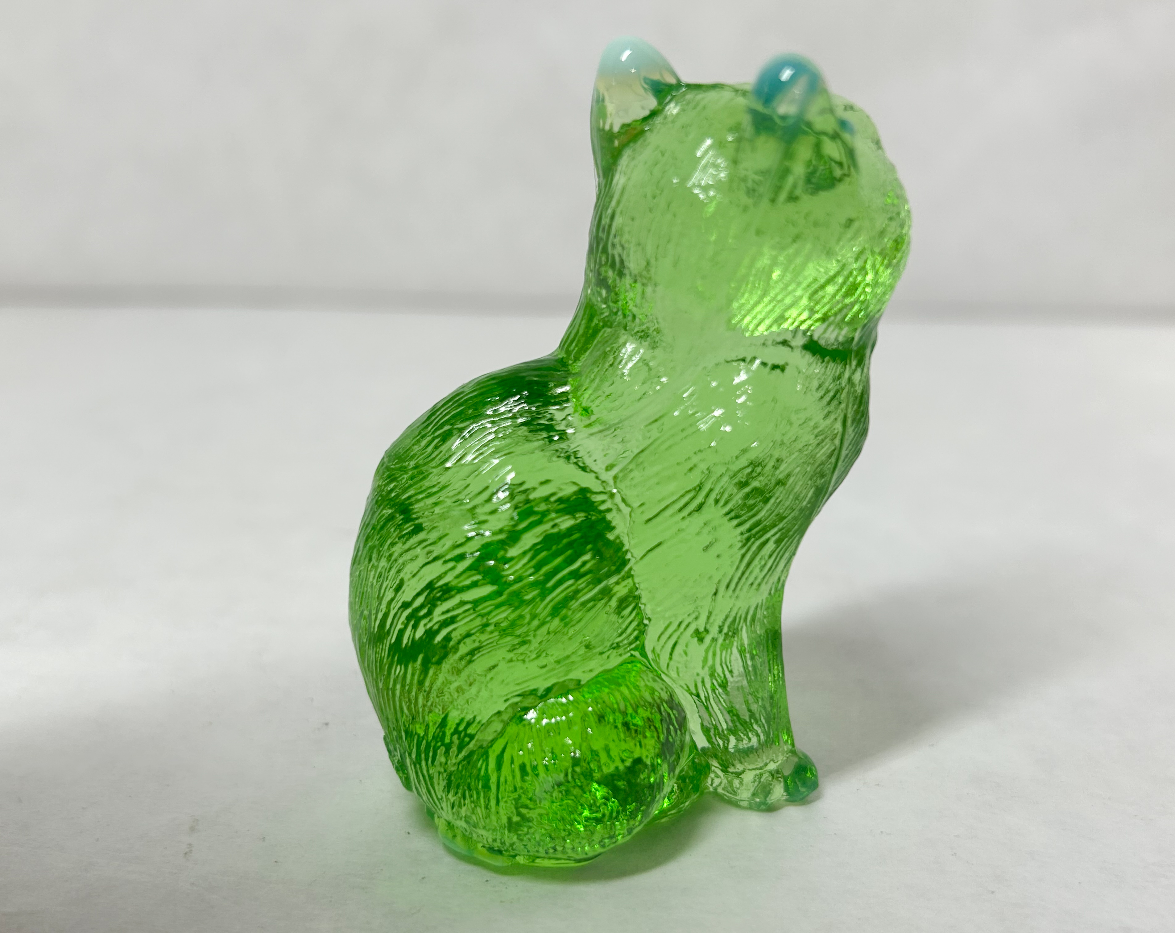 MOSSER SITTING CAT GREEN GLASS CAT