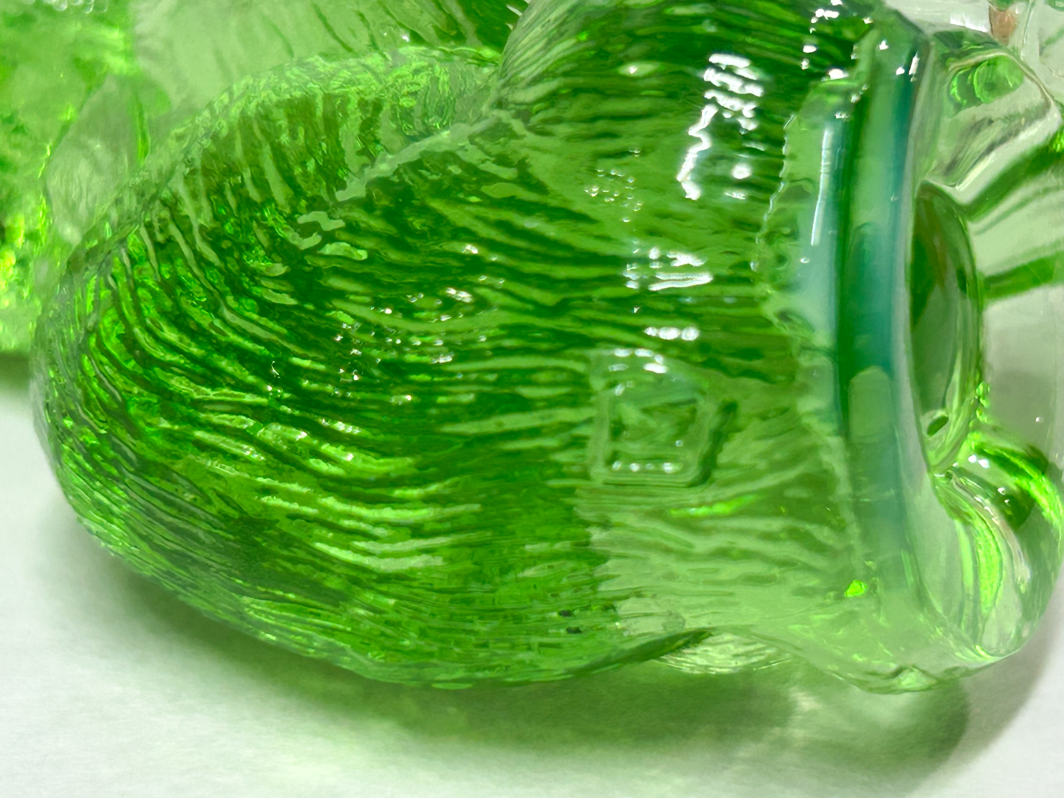 MOSSER SITTING CAT GREEN GLASS CAT