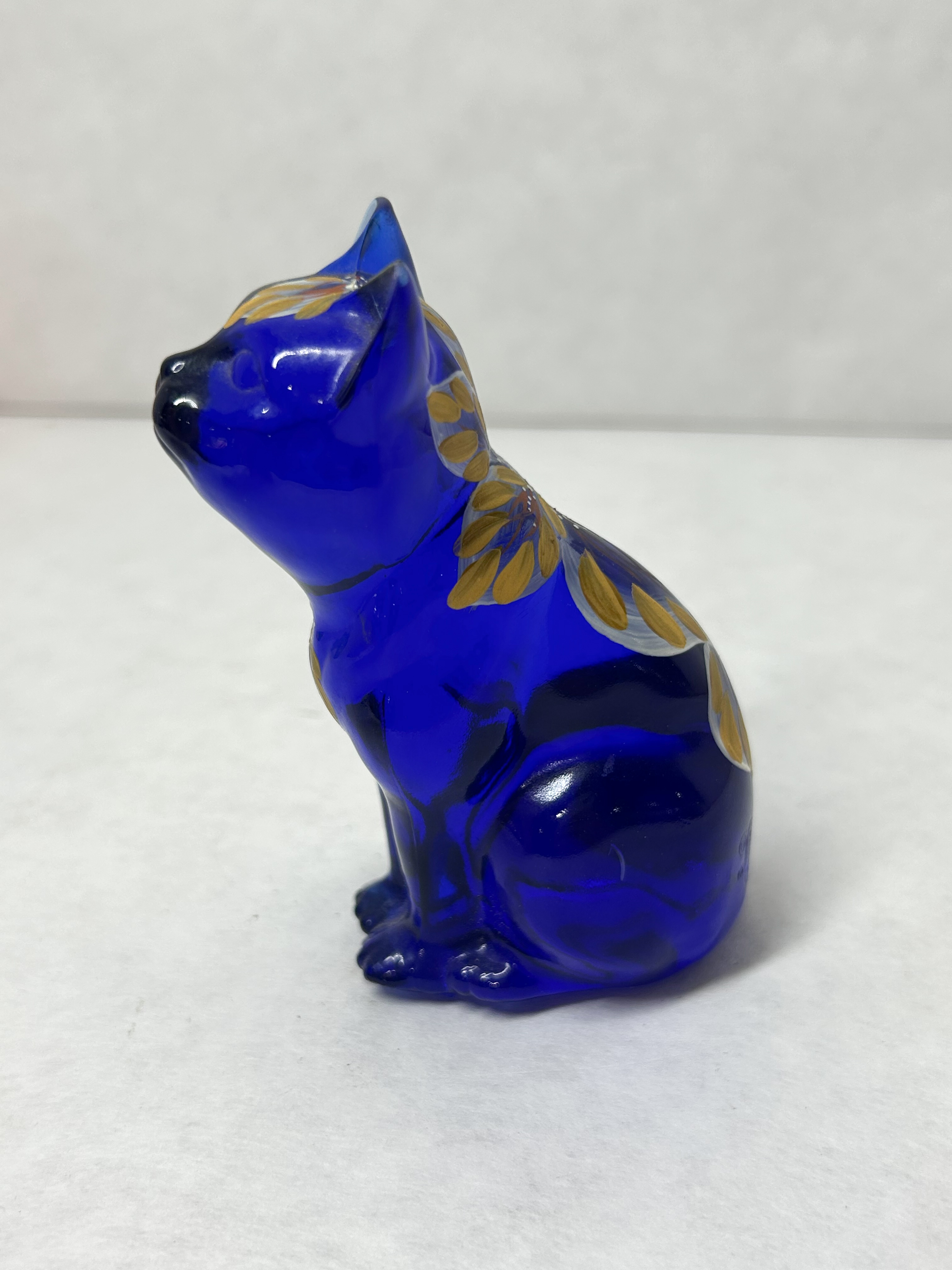 FENTON COBALT GLASS CAT, 1970s