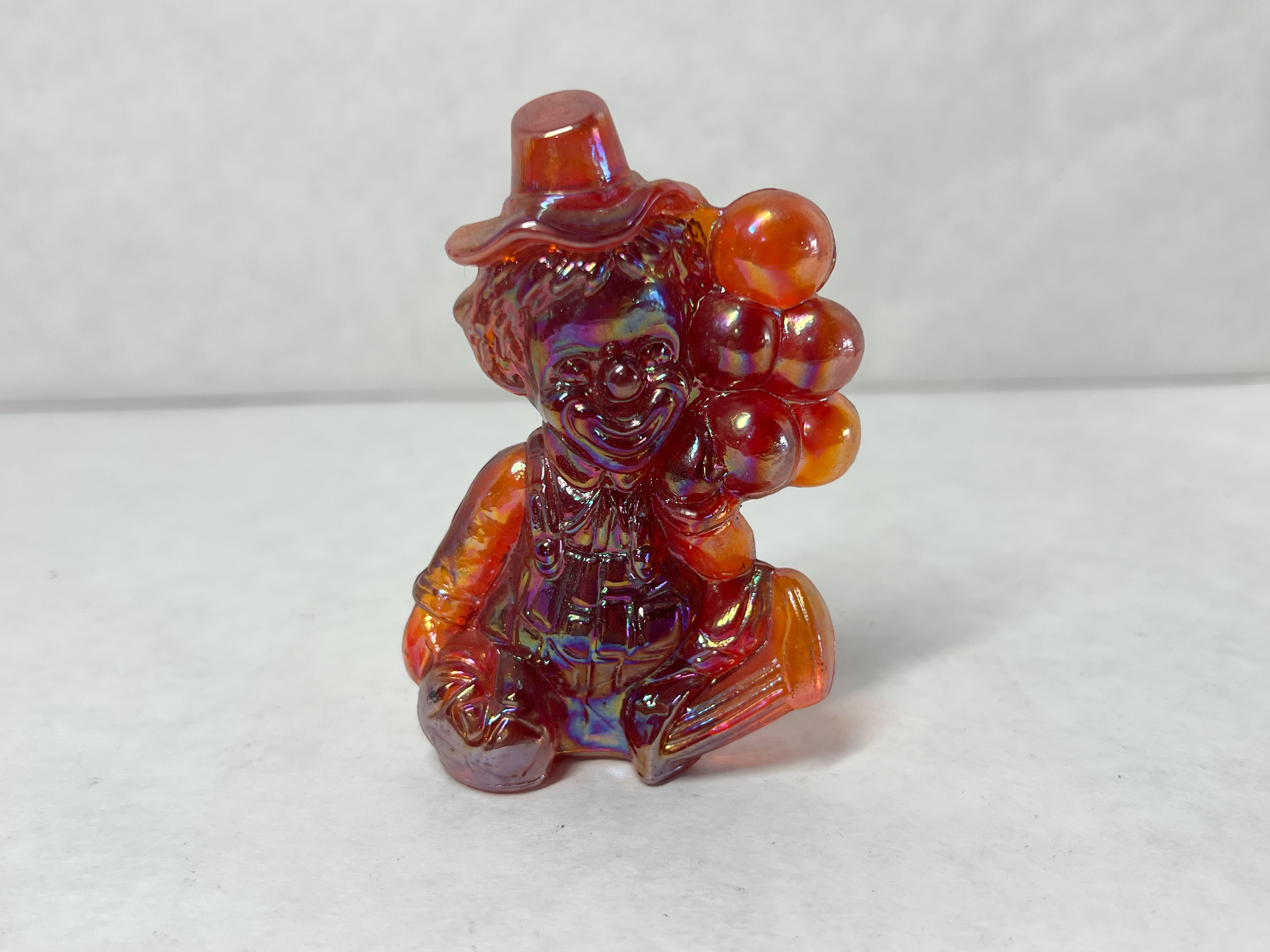 RED CARNIVAL GLASS DAISY CLOWN 1981