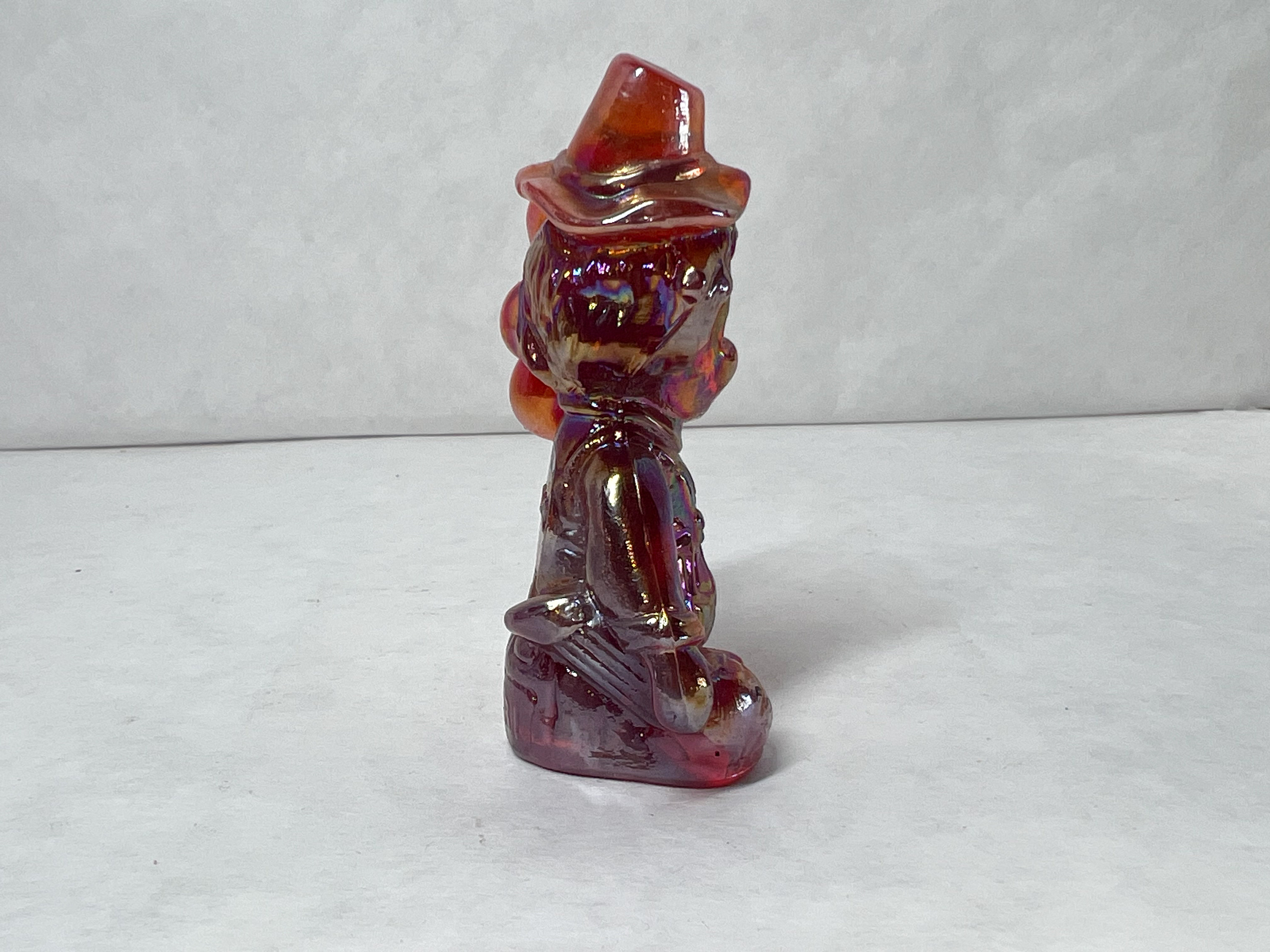 RED CARNIVAL GLASS DAISY CLOWN 1981