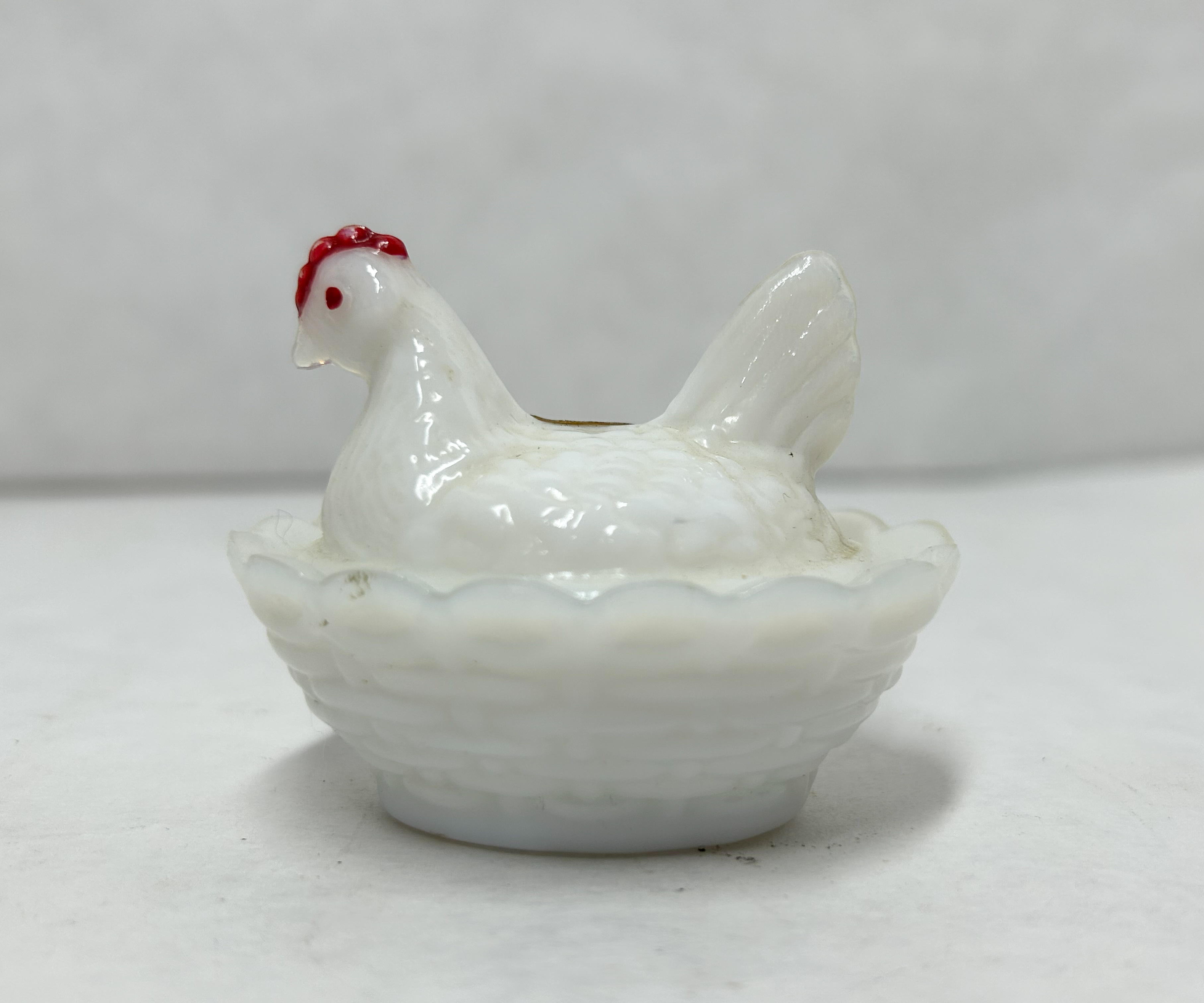 WESTMORELAND MILK GLASS HEN ON NEST