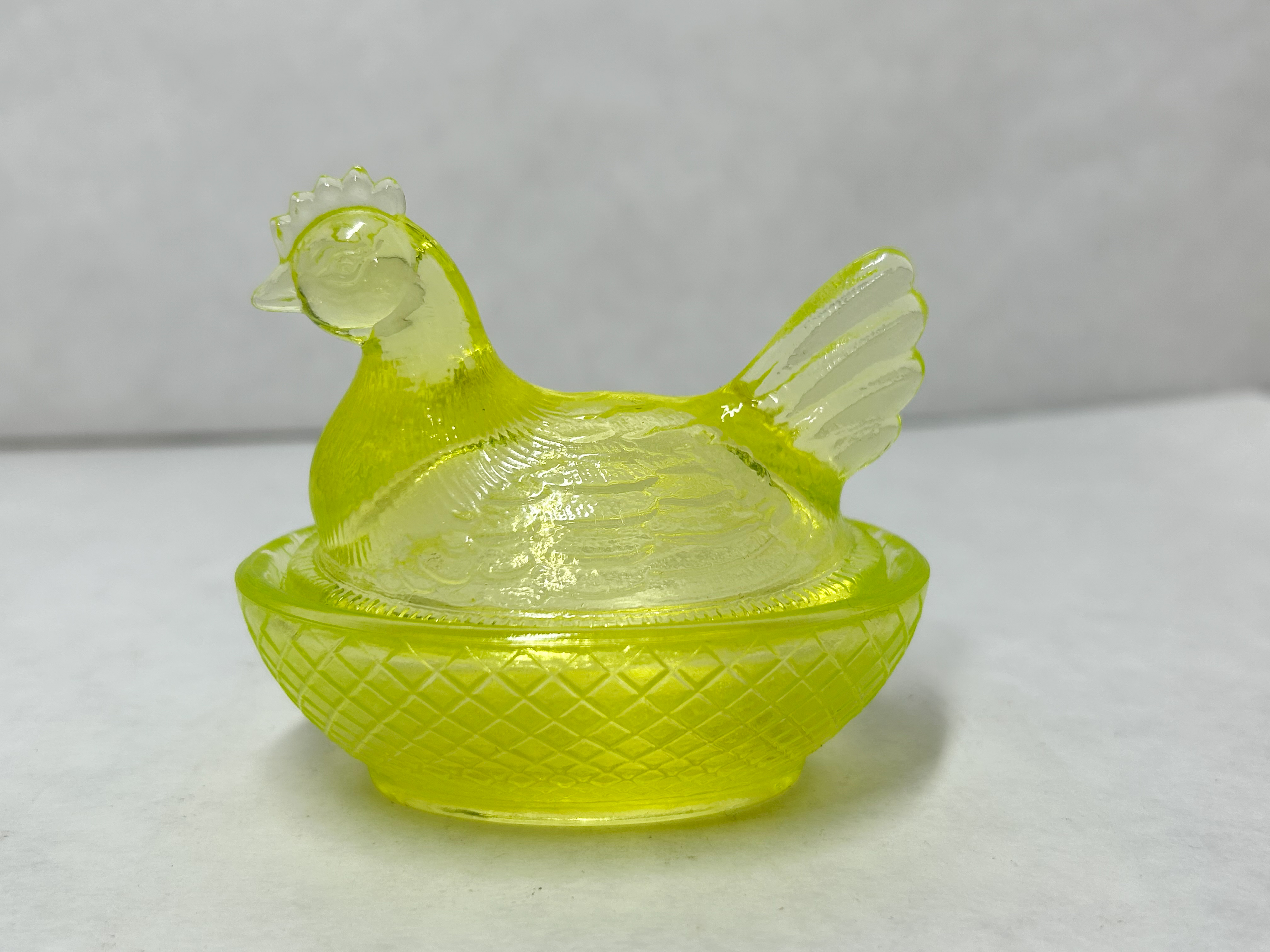 *BOYD MEDIUM URANIUM GLASS HEN ON NEST