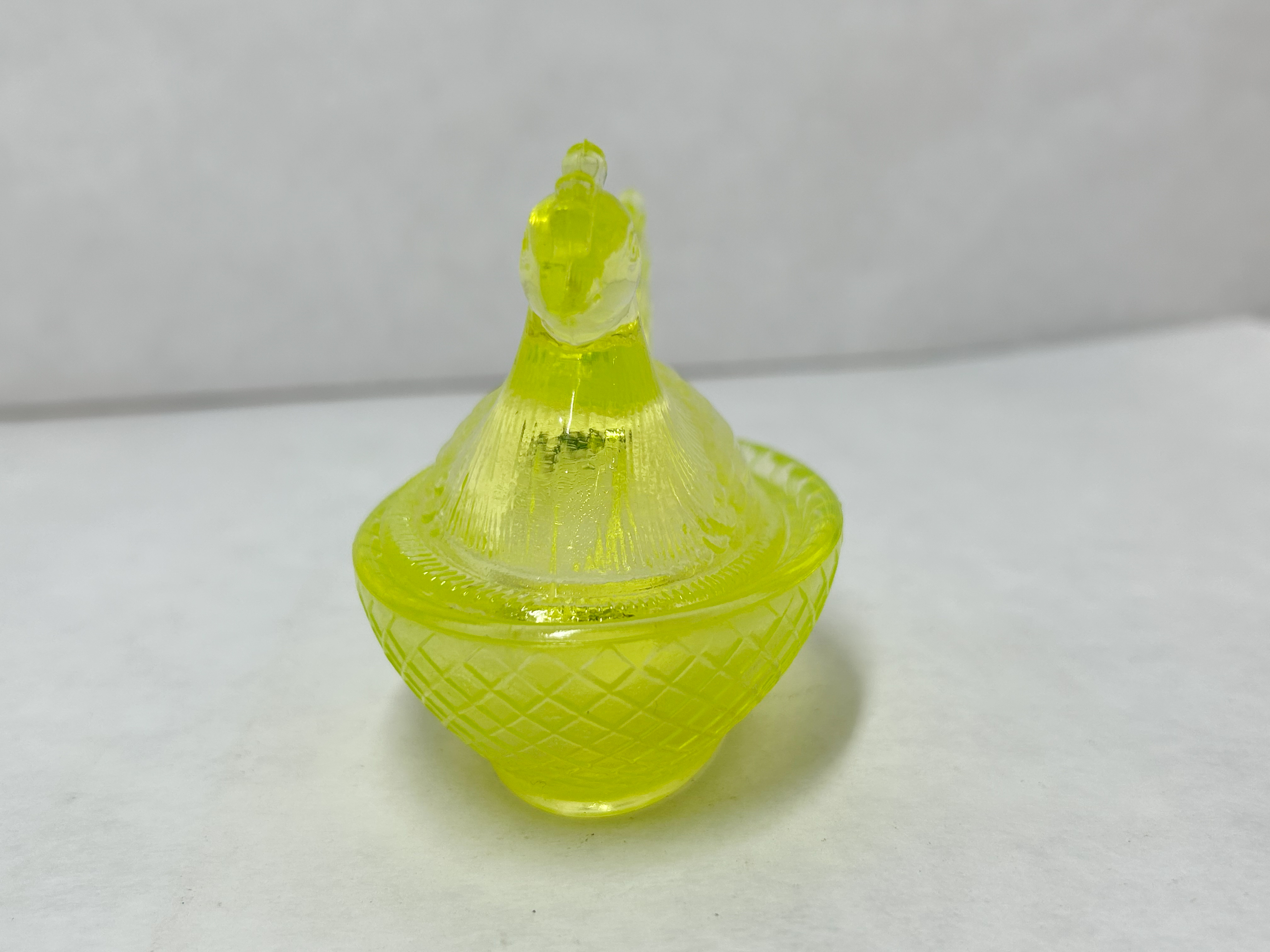 *BOYD MEDIUM URANIUM GLASS HEN ON NEST