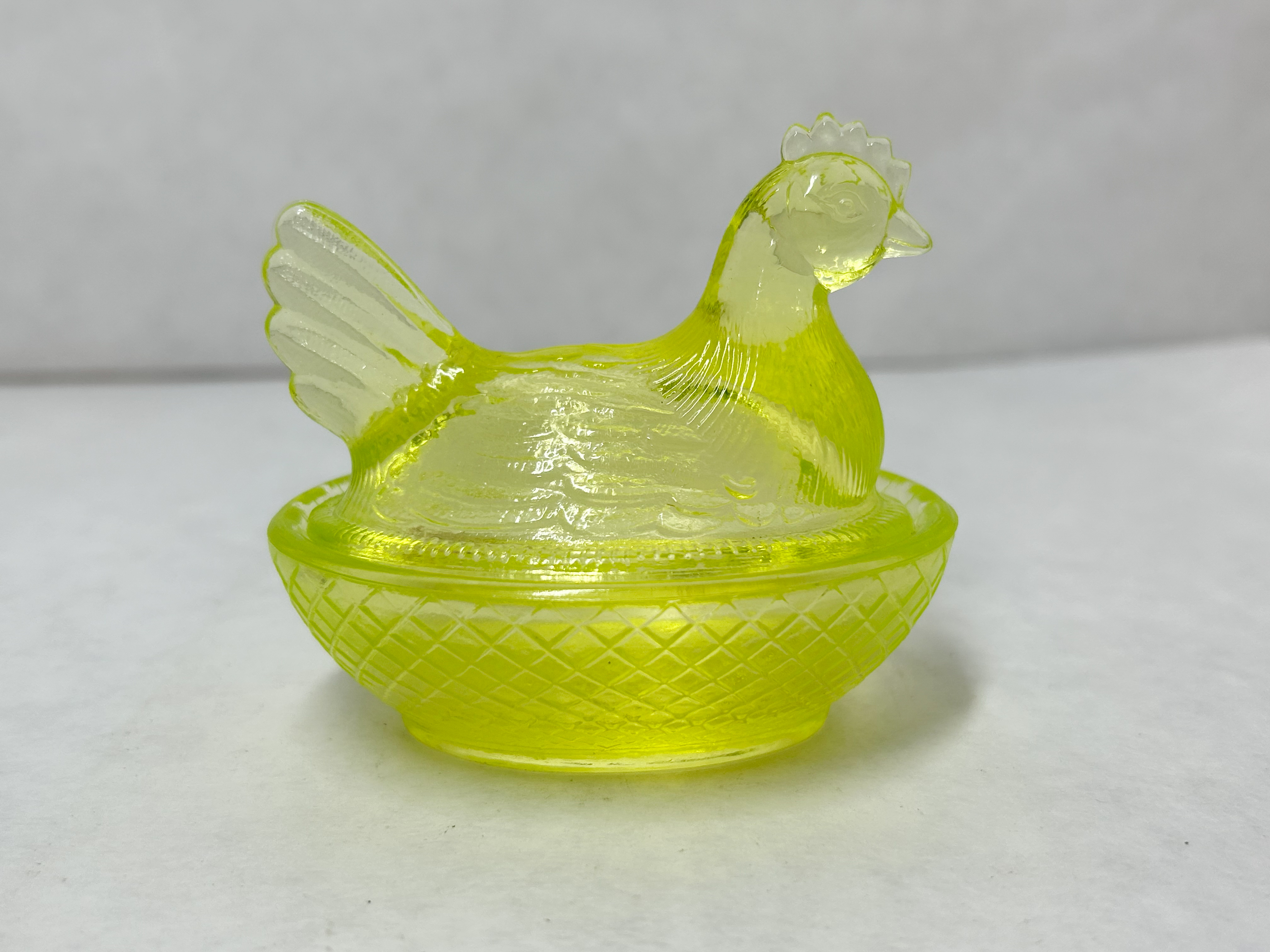 *BOYD MEDIUM URANIUM GLASS HEN ON NEST