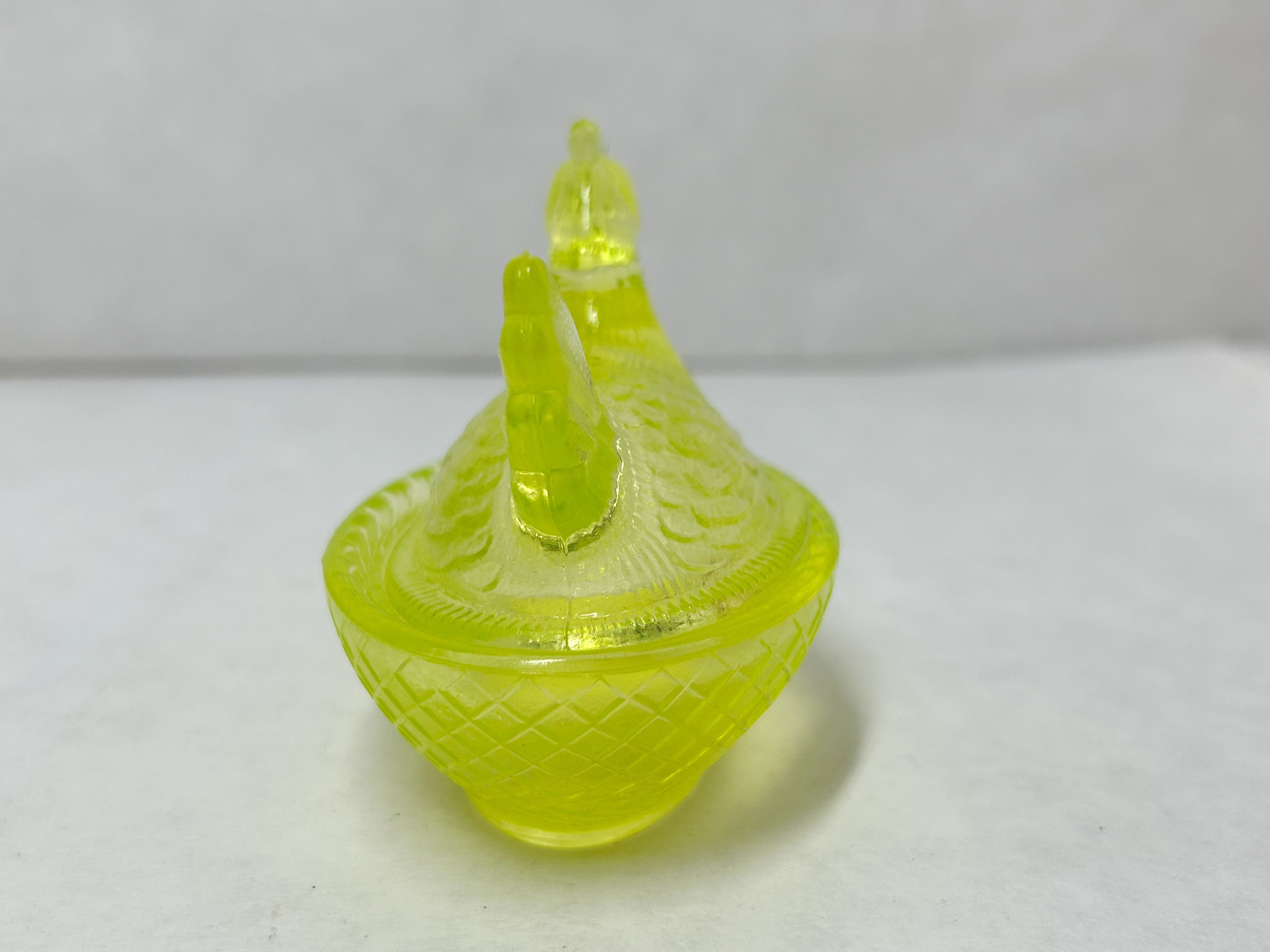 *BOYD MEDIUM URANIUM GLASS HEN ON NEST