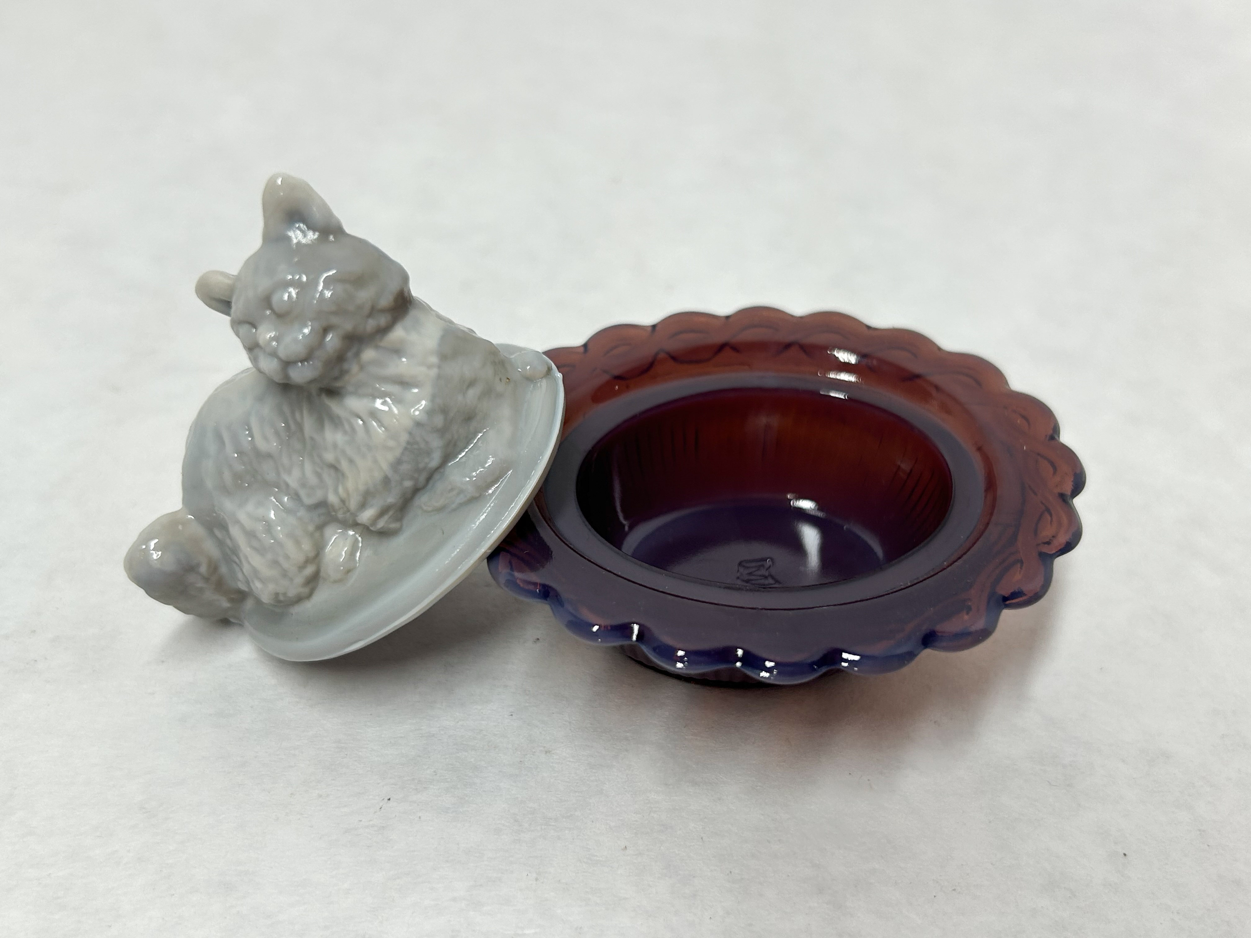 MOSSER GLASS SLAG CAT NEST