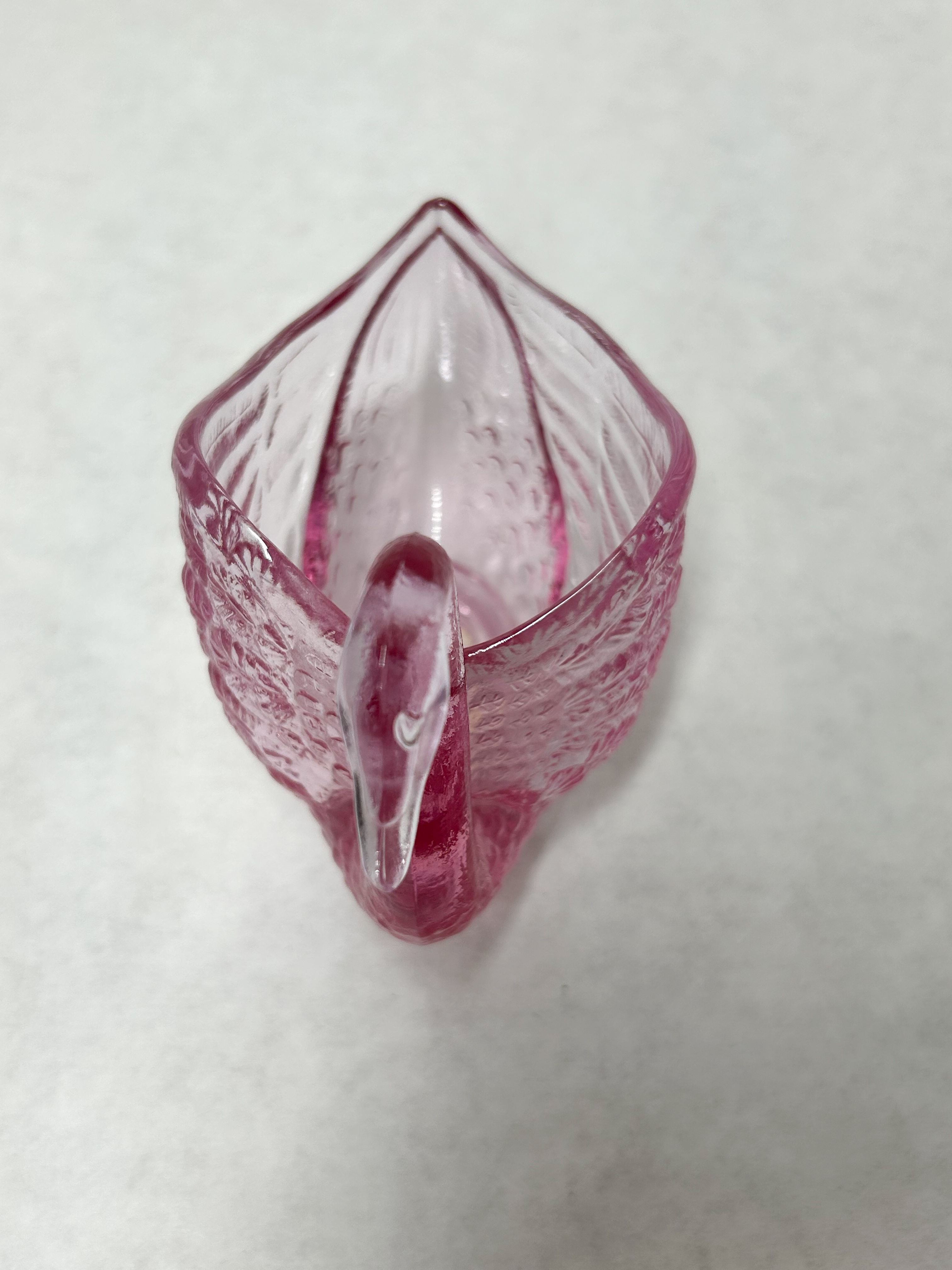 FENTON PINK GLASS SWAN DISH